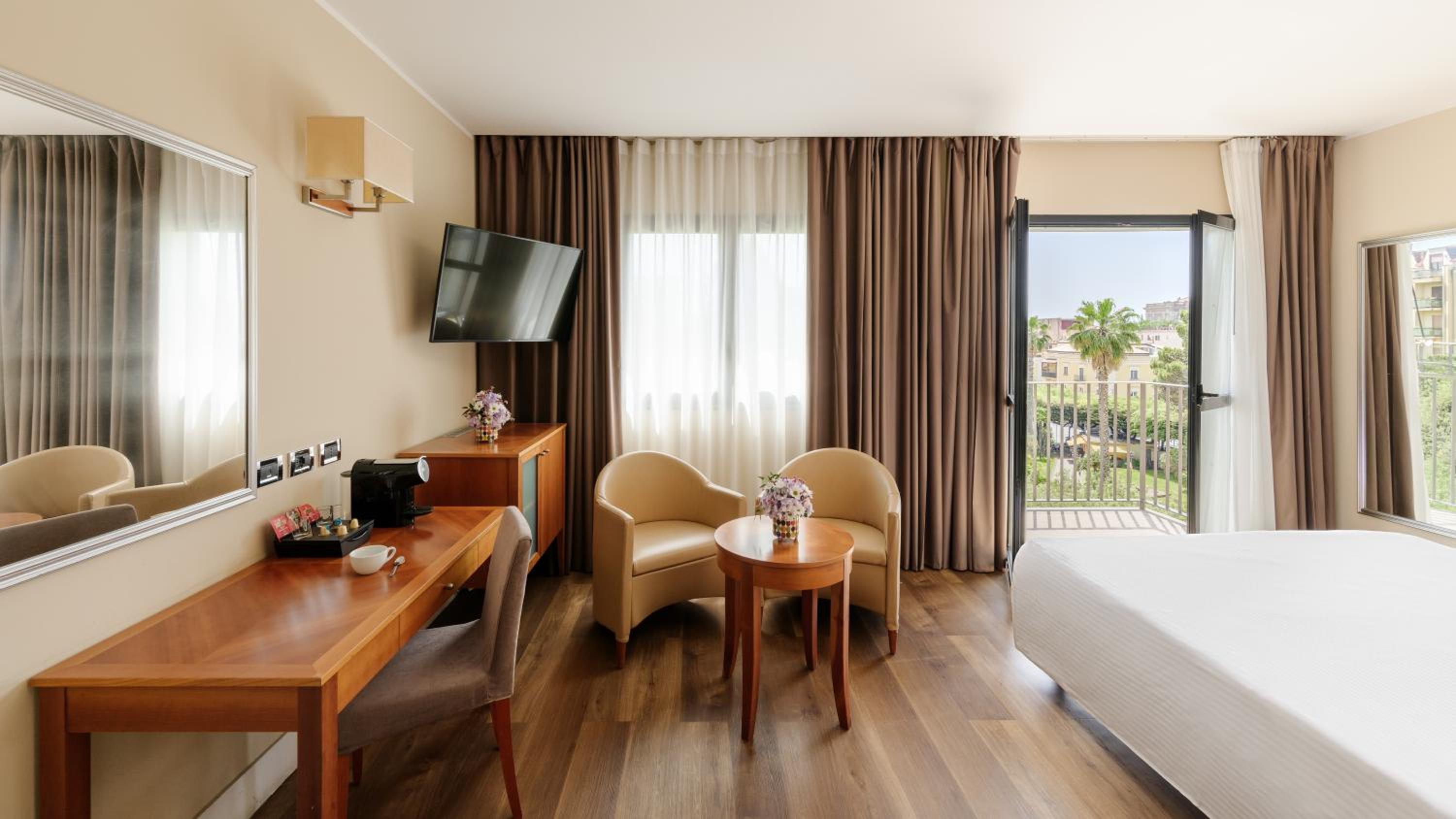 Superior Double or Twin Room - Photo 8