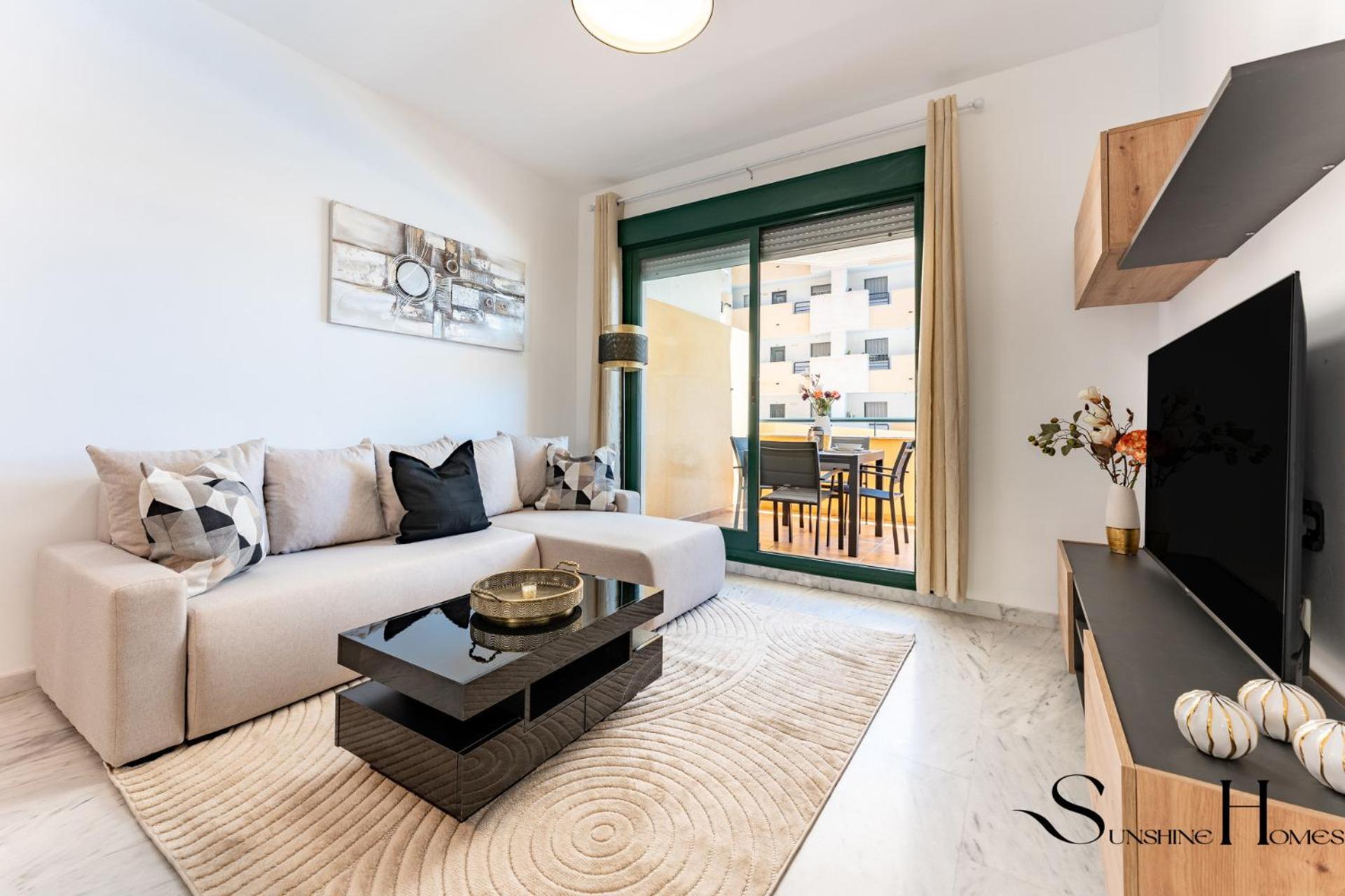 Apartamento de dos habitaciones con terraza y vista al mar