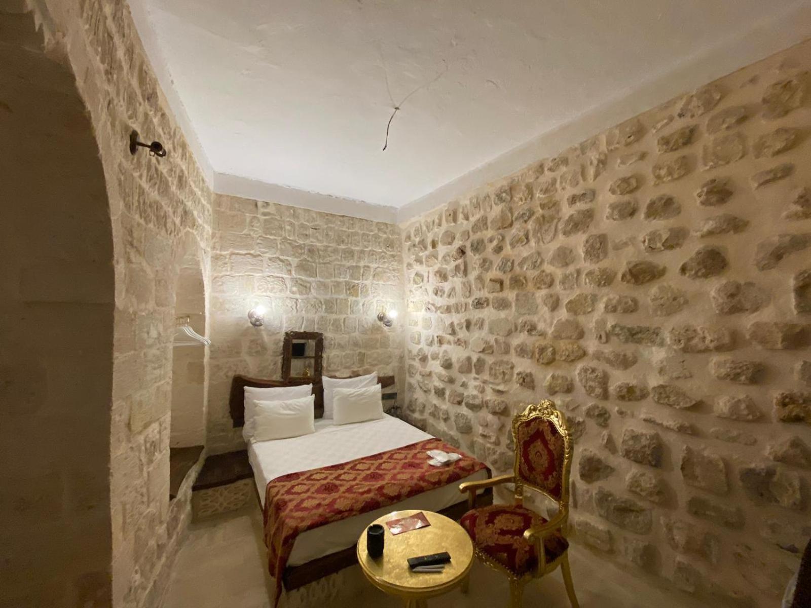 Deluxe Double Room (2 Adults + 1 Child)