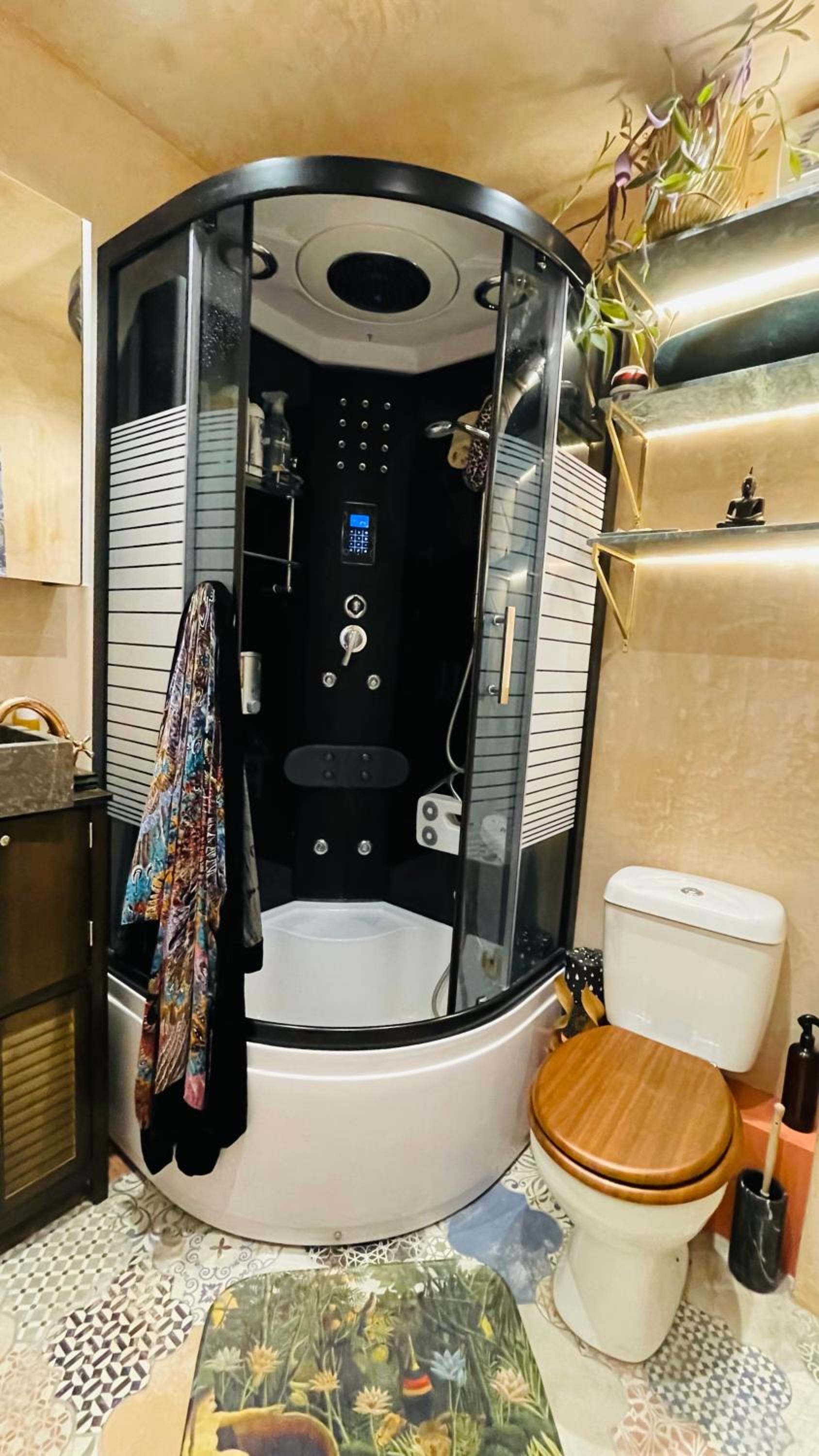 Double Room with Shared Bathroom photo 2