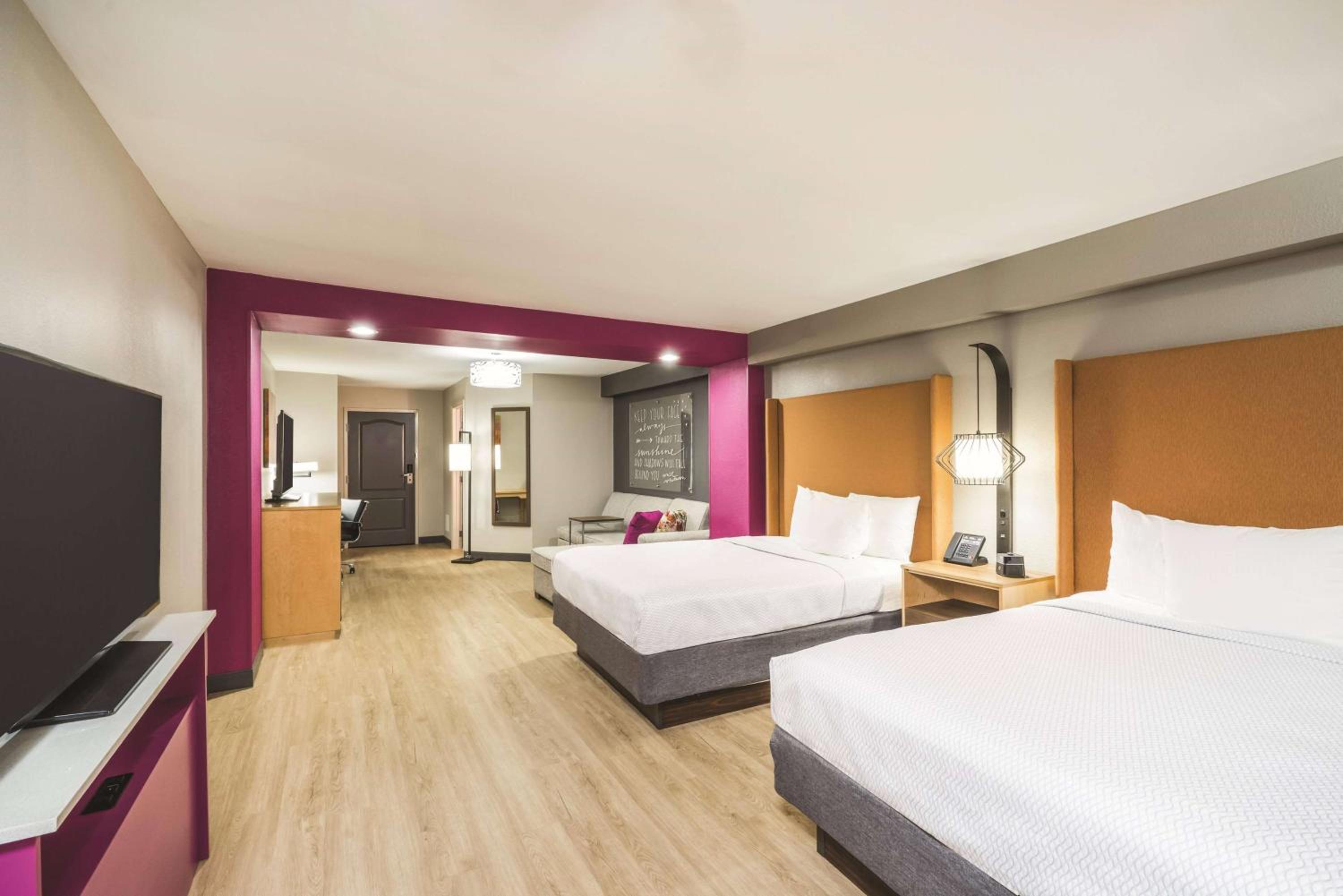 Deluxe Suite with Two Queen Beds and Sofa Bed - Non-Smoking photo 1