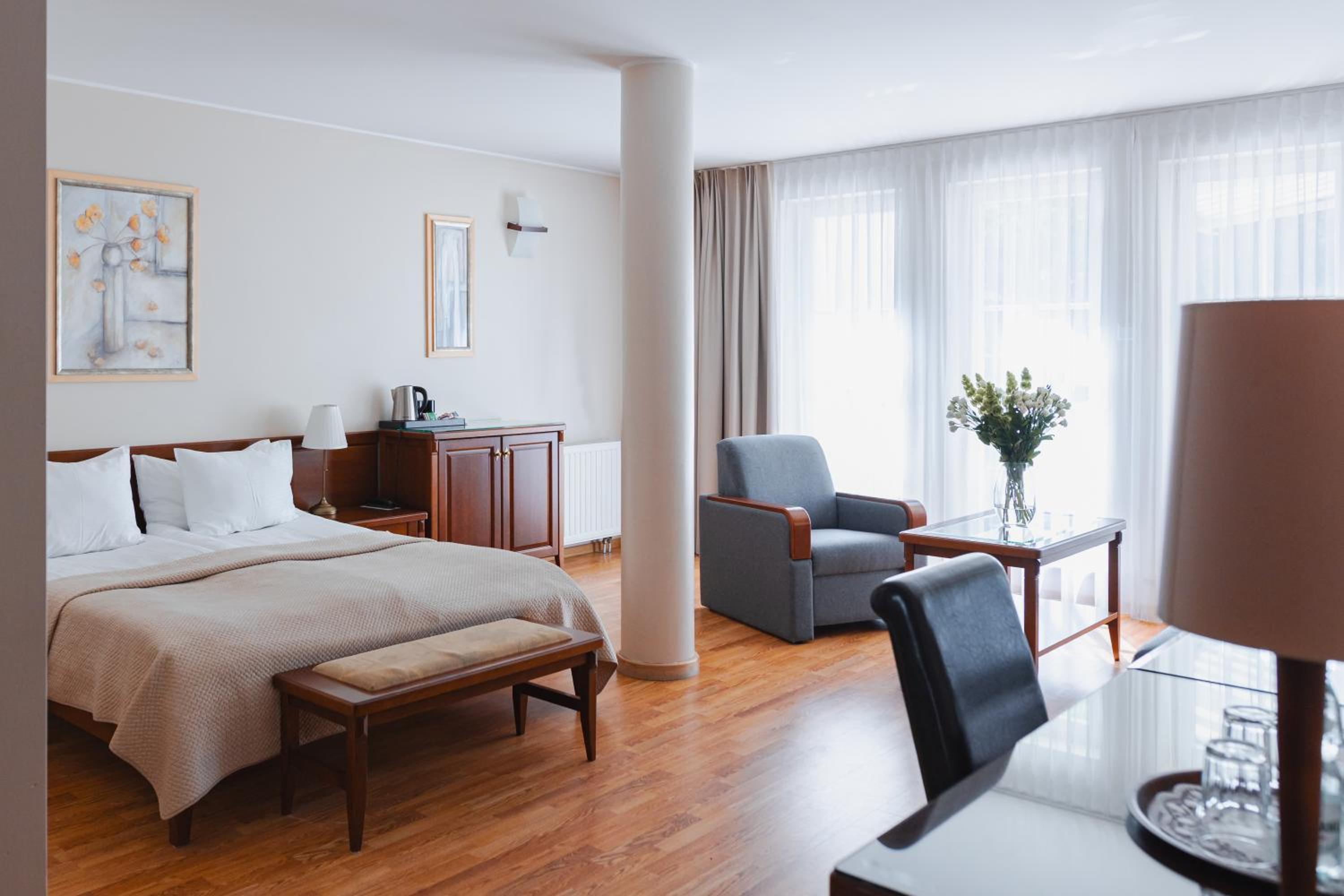 Deluxe Double Room with Balcony - Photo 1