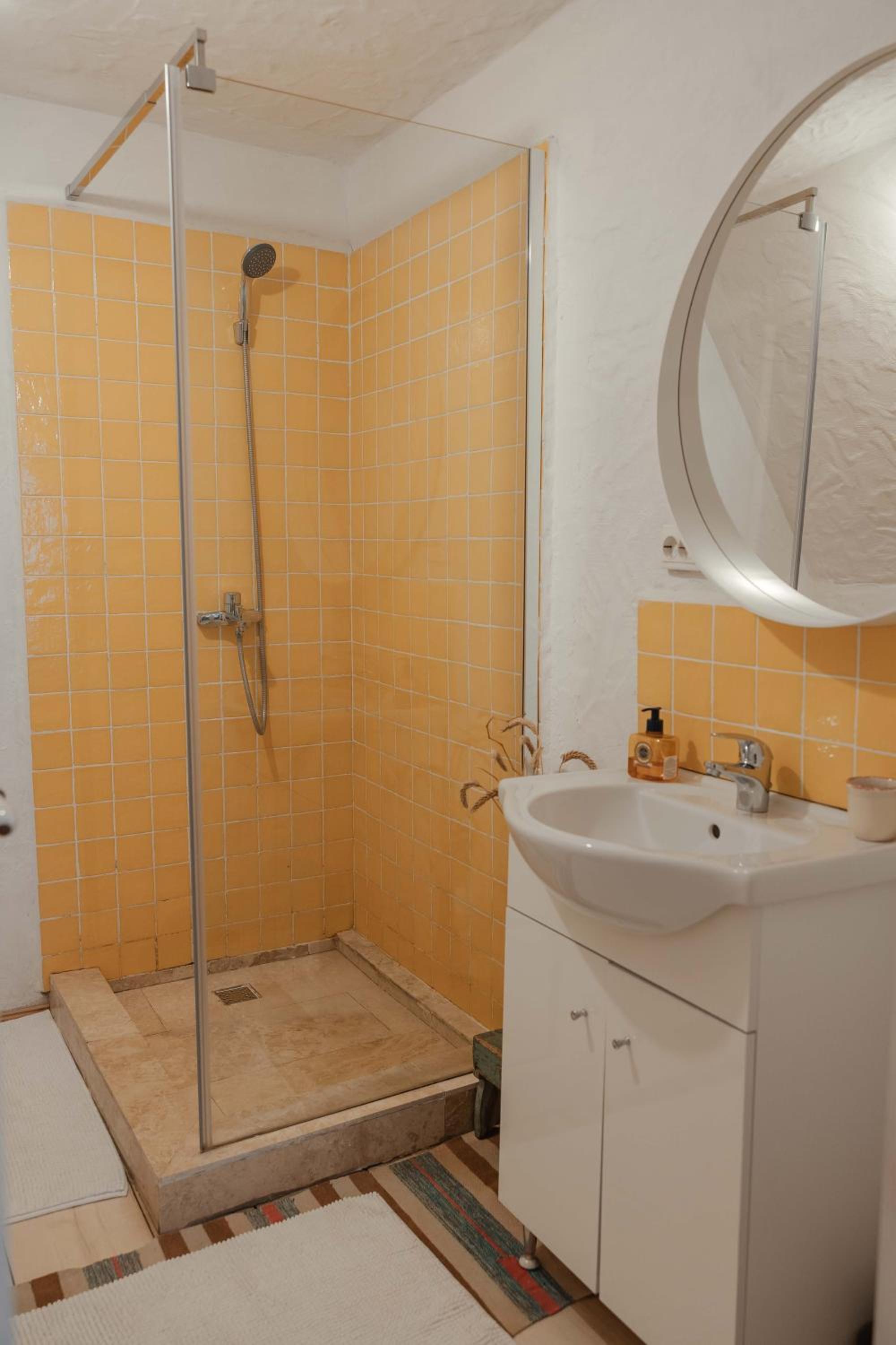 Double Room with Garden View - Photo 10