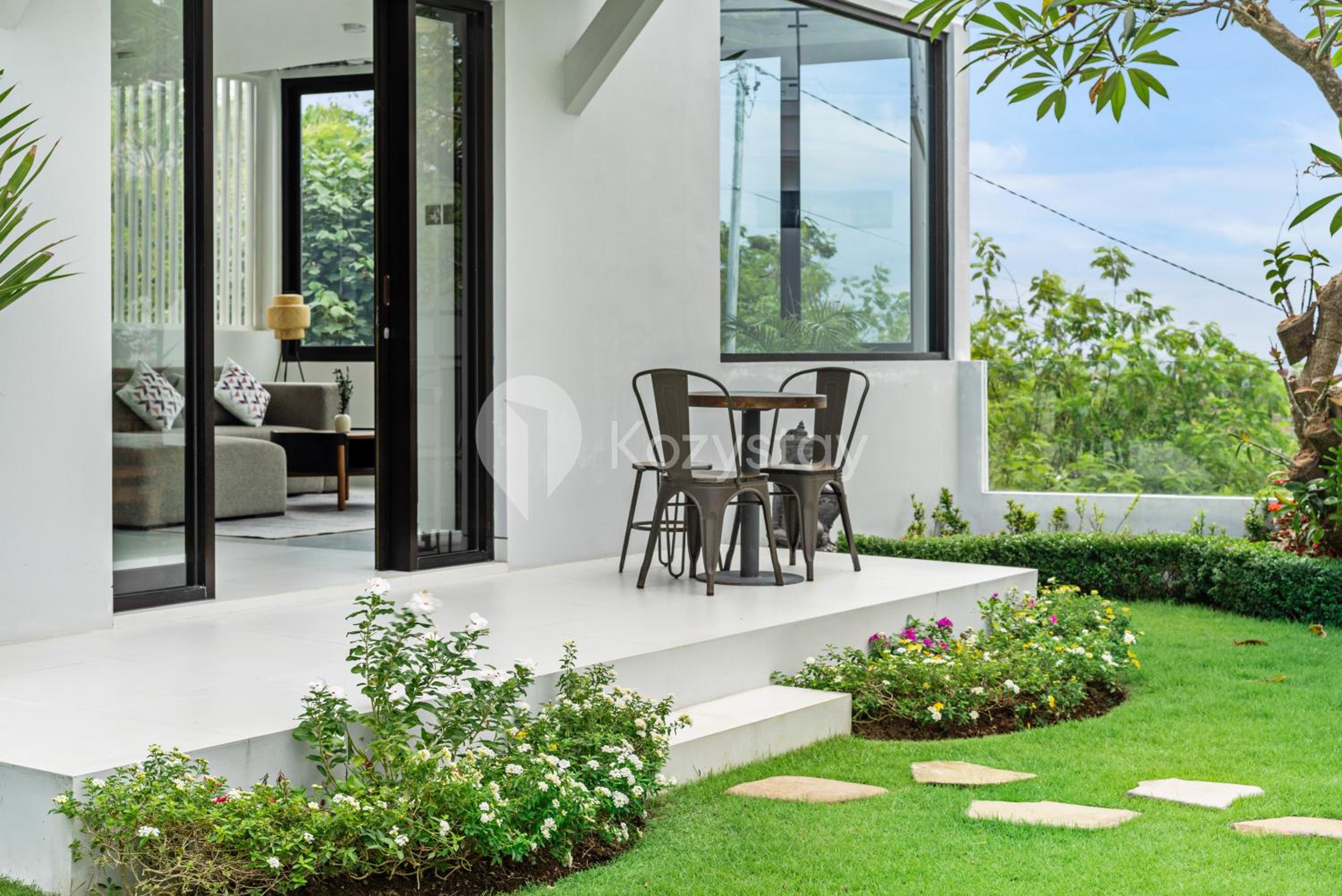 Three-Bedroom Villa photo 2