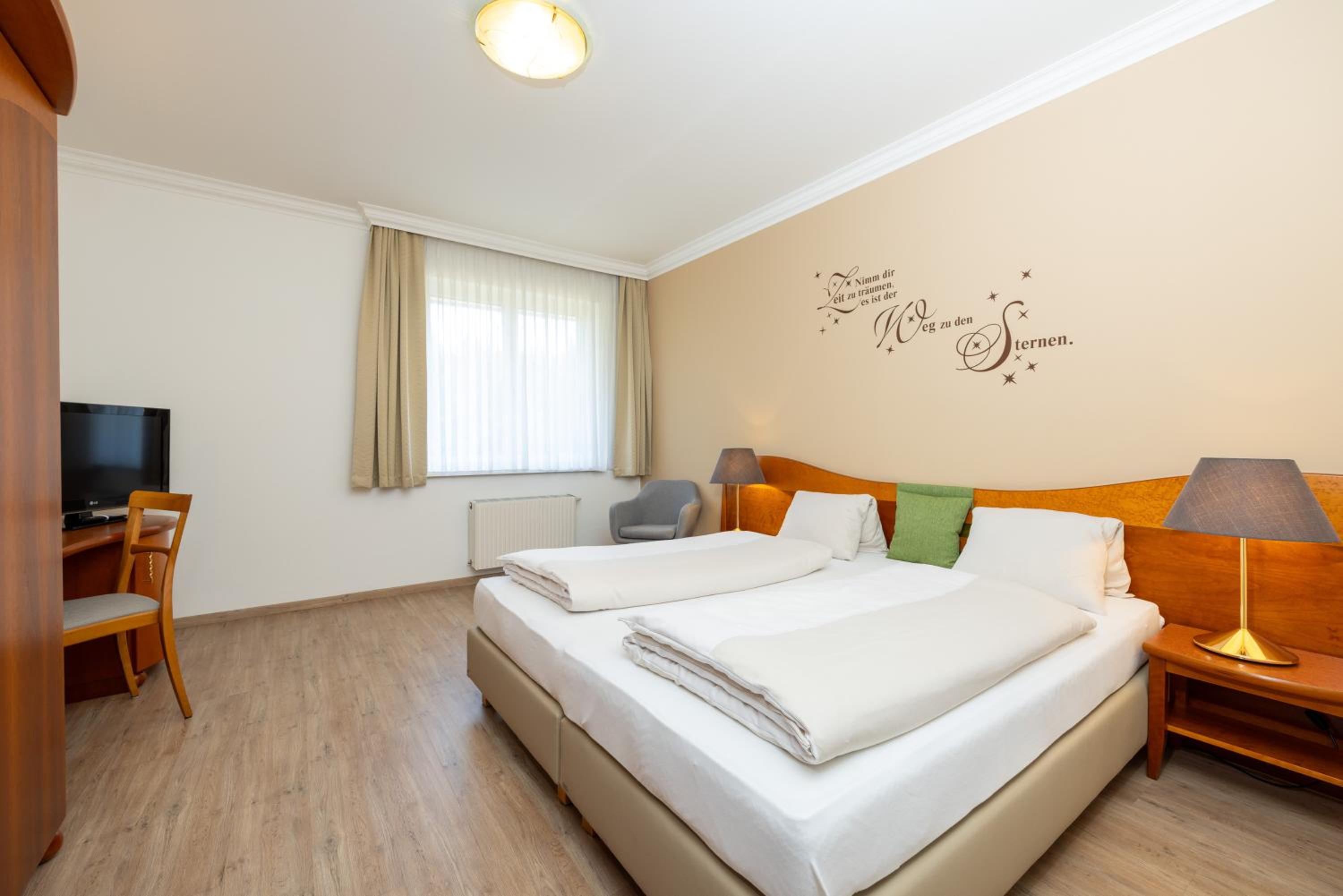 Double Room - Photo 2