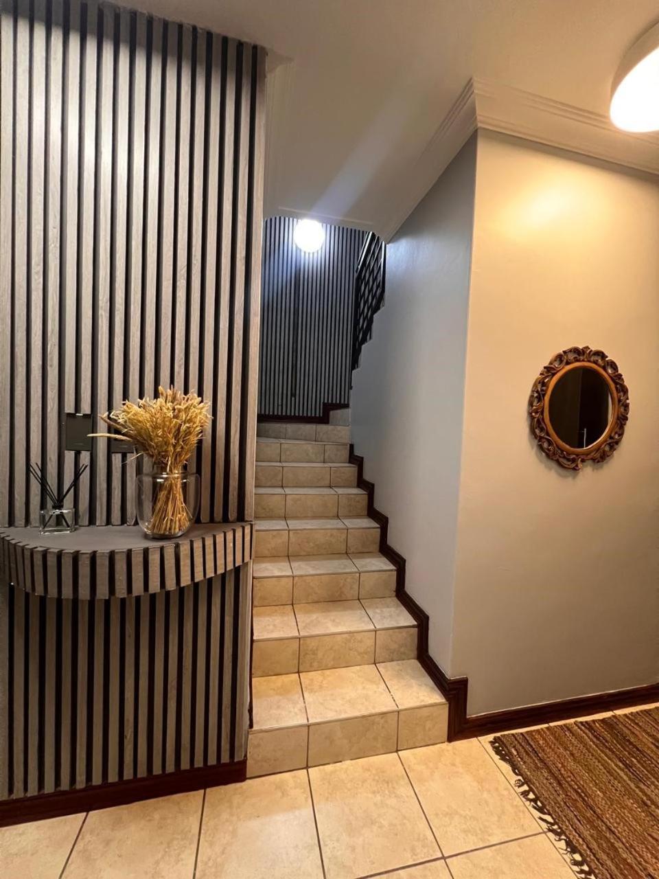 Three-Bedroom Premium Apartment with Balcony photo 1