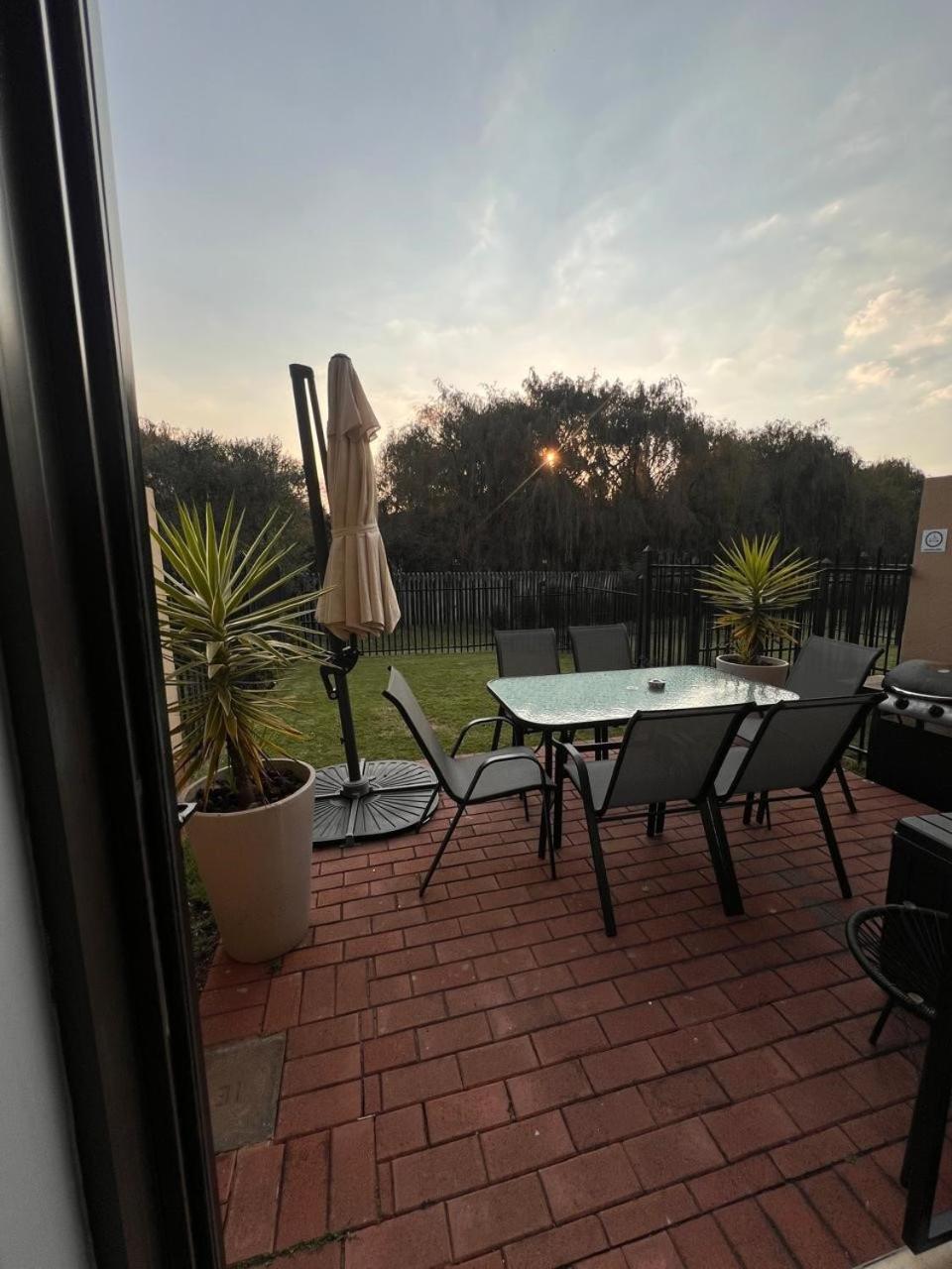 Three-Bedroom Premium Apartment with Balcony photo 2