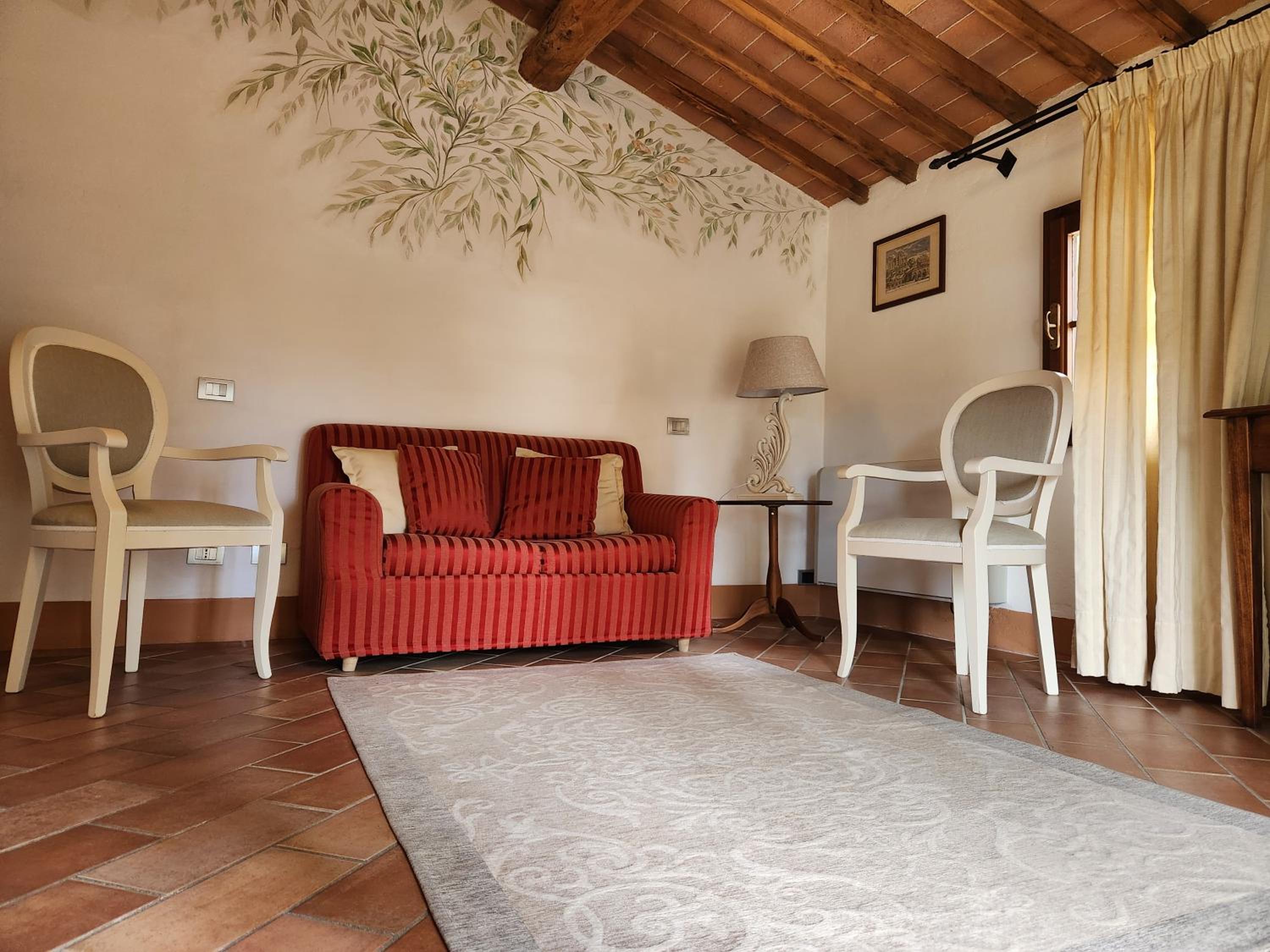 King Suite - Photo 2
