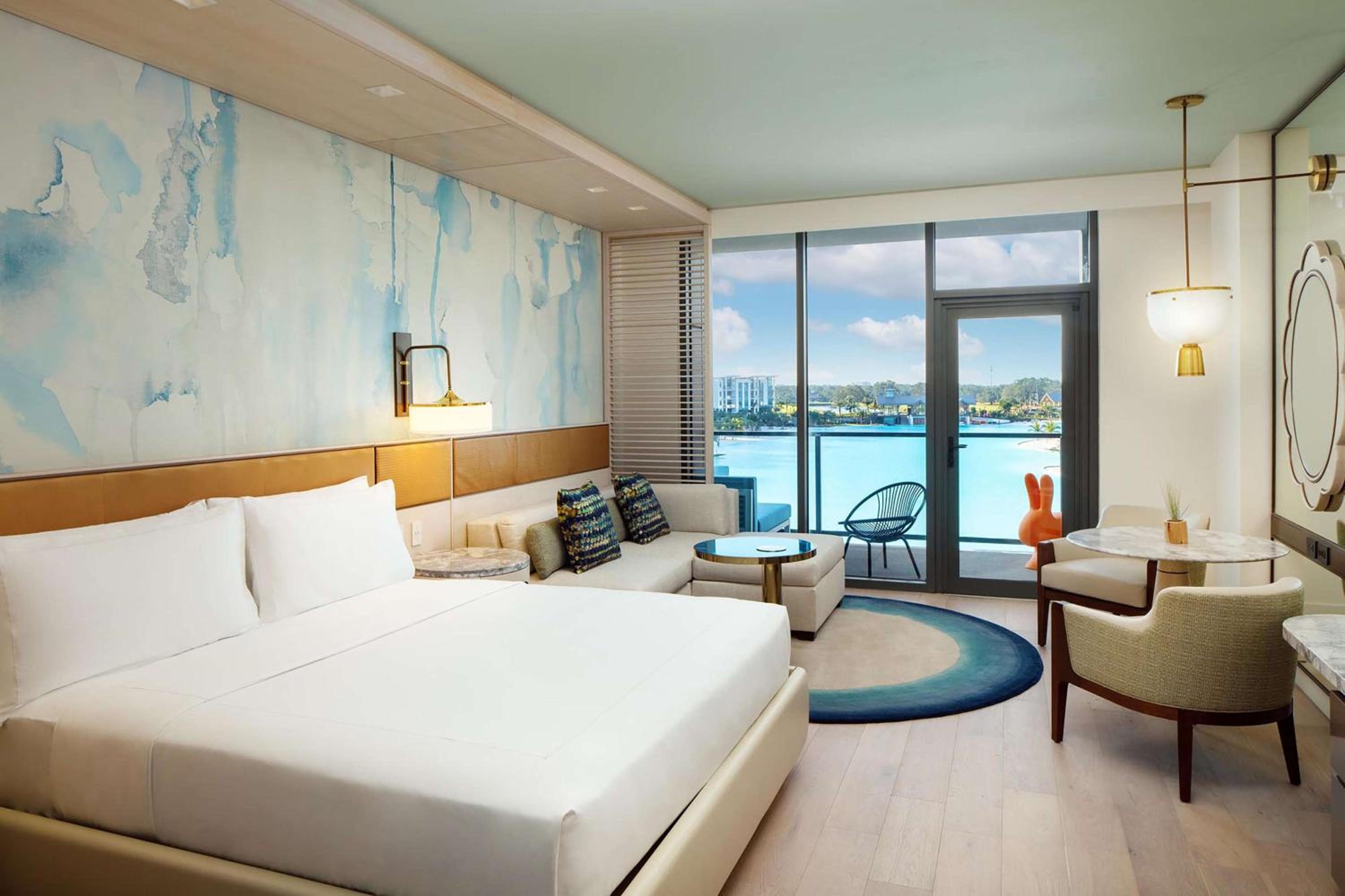 King Room With Balcony - Hearing Accessible