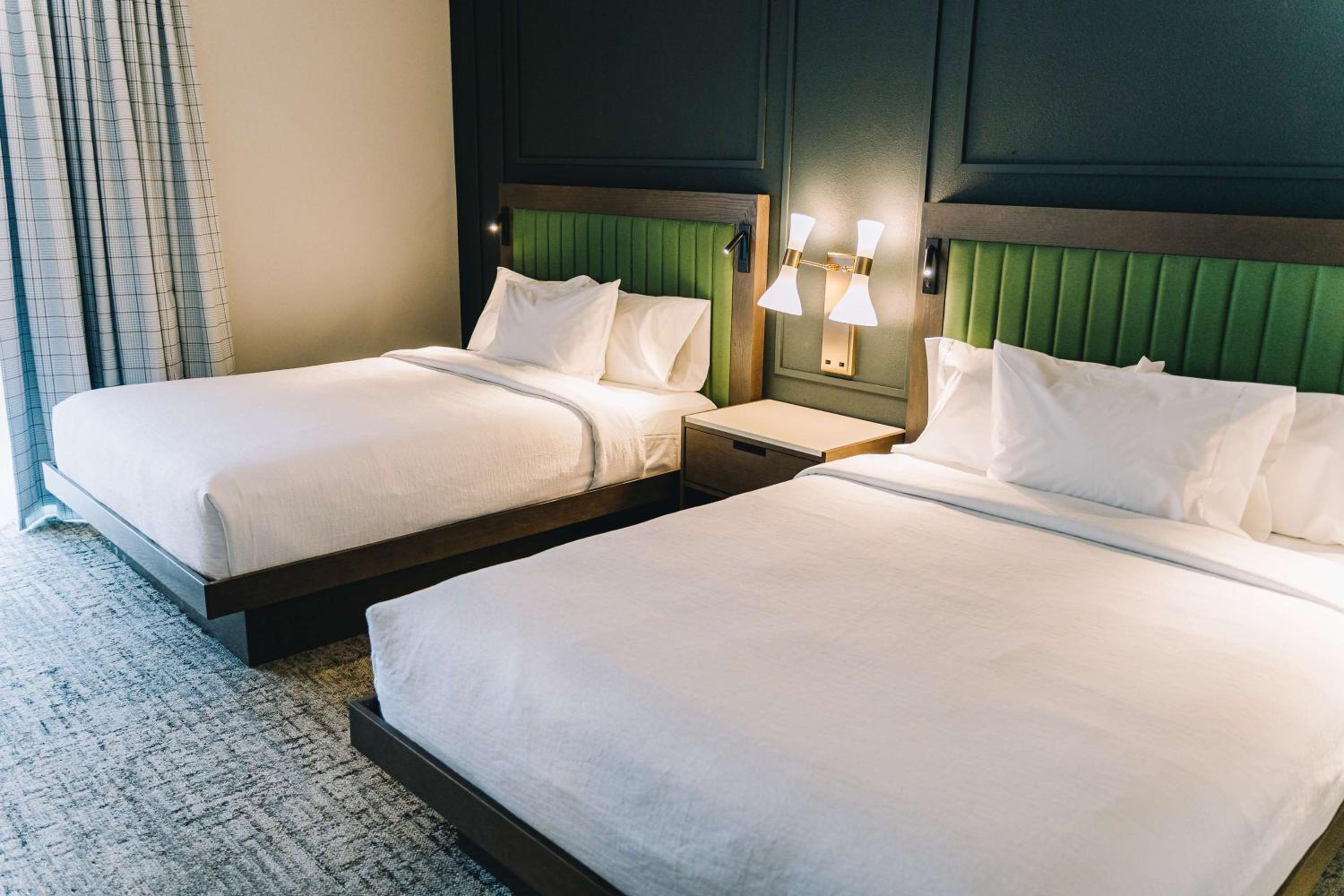 Two-Room Queen Suite with Two Queen Beds - Photo 5