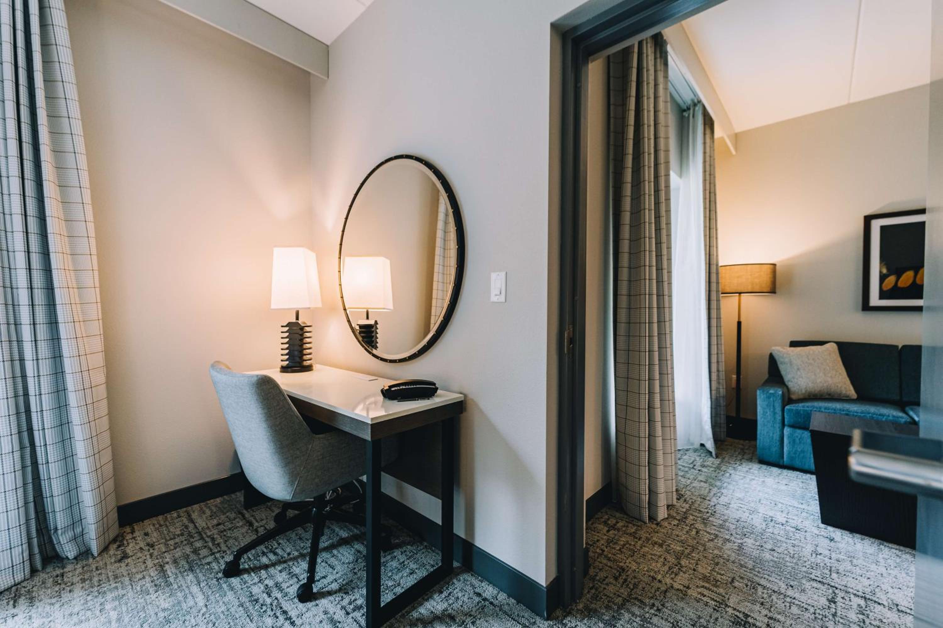 Two-Room King Suite - Photo 9