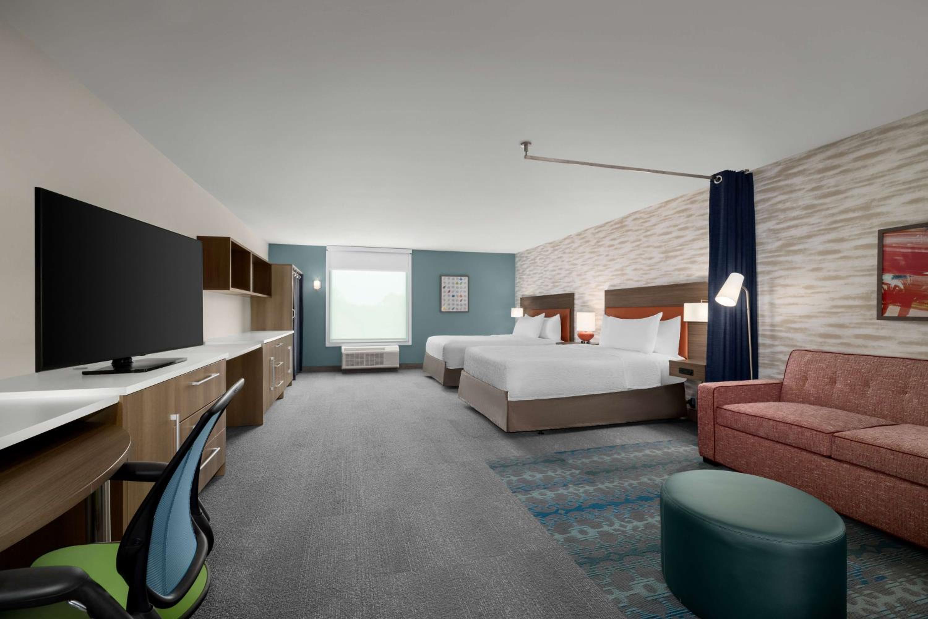 Studio Suite with Two Queen Beds - Photo 7