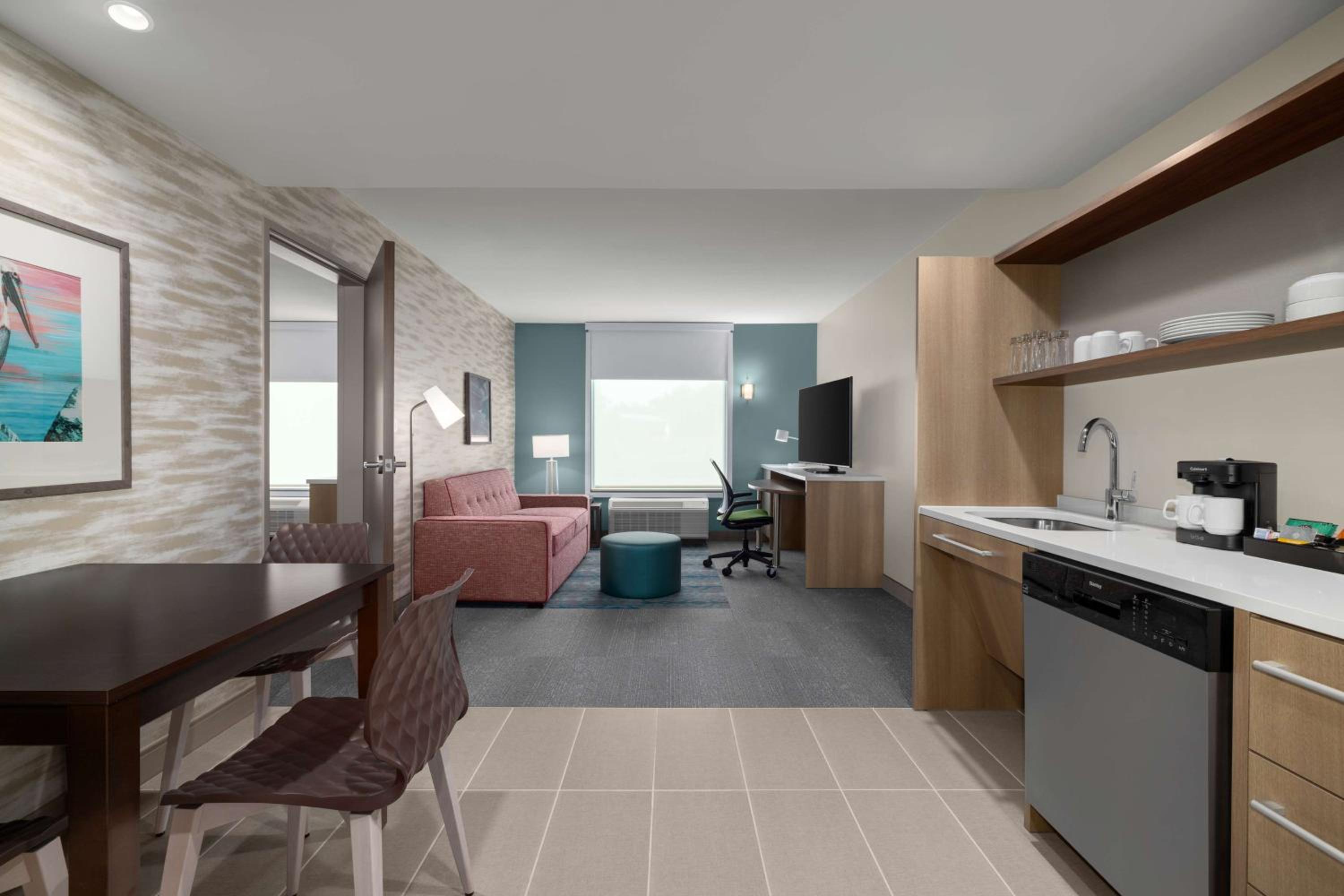 One-Bedroom King Suite - Photo 3