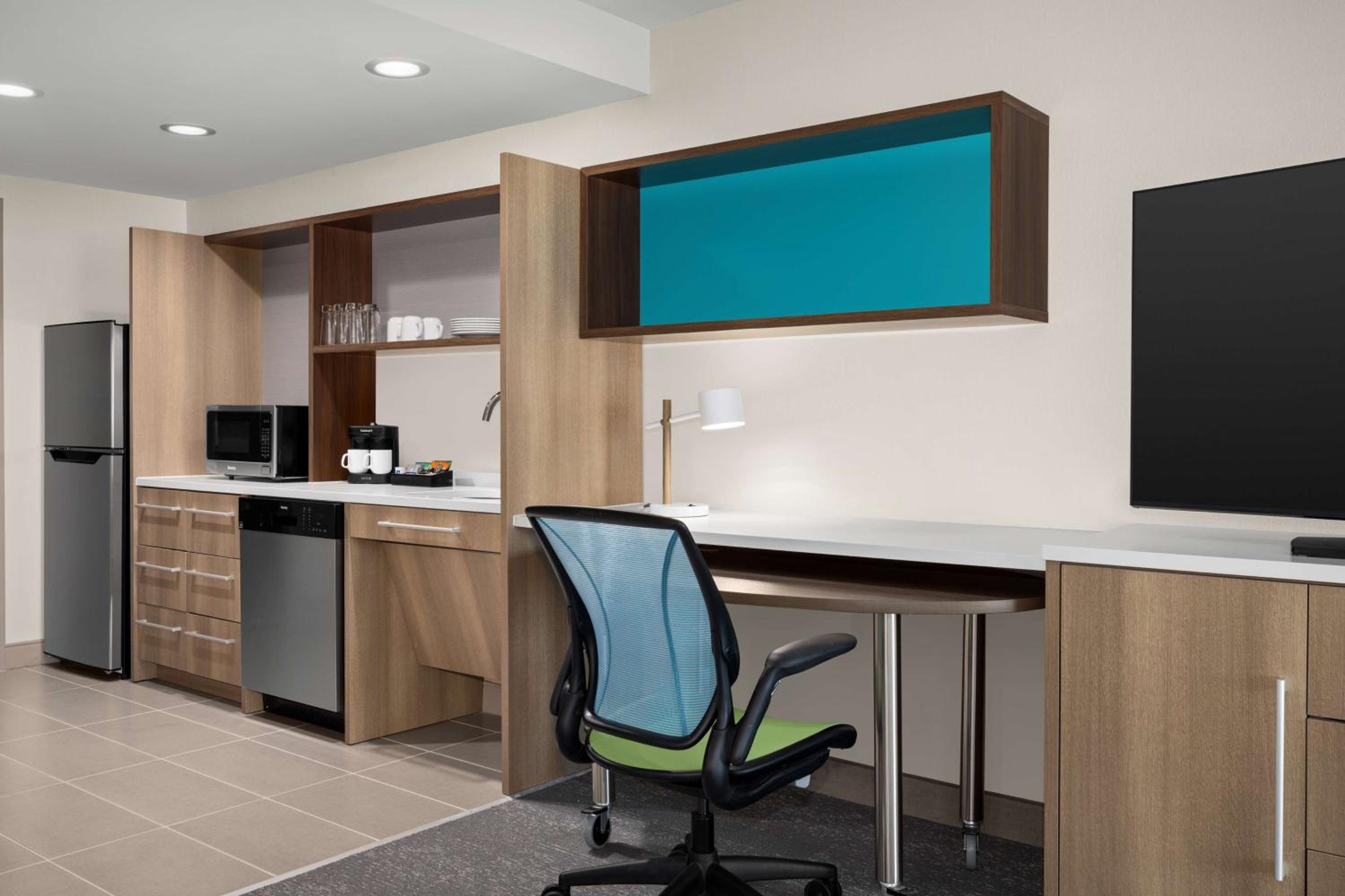 King Studio Suite - Photo 7