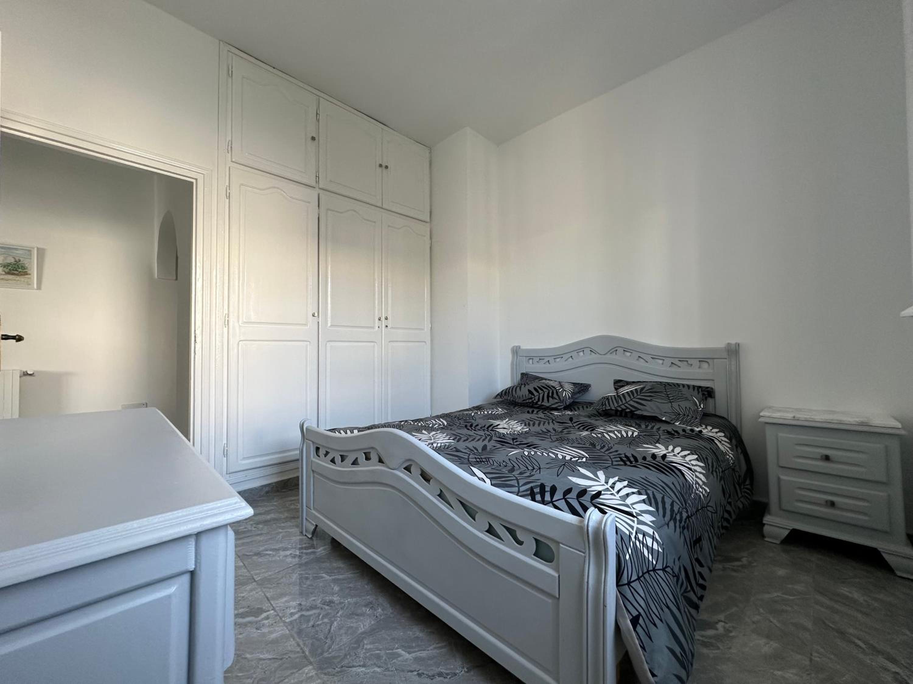 One-Bedroom Apartment photo 3