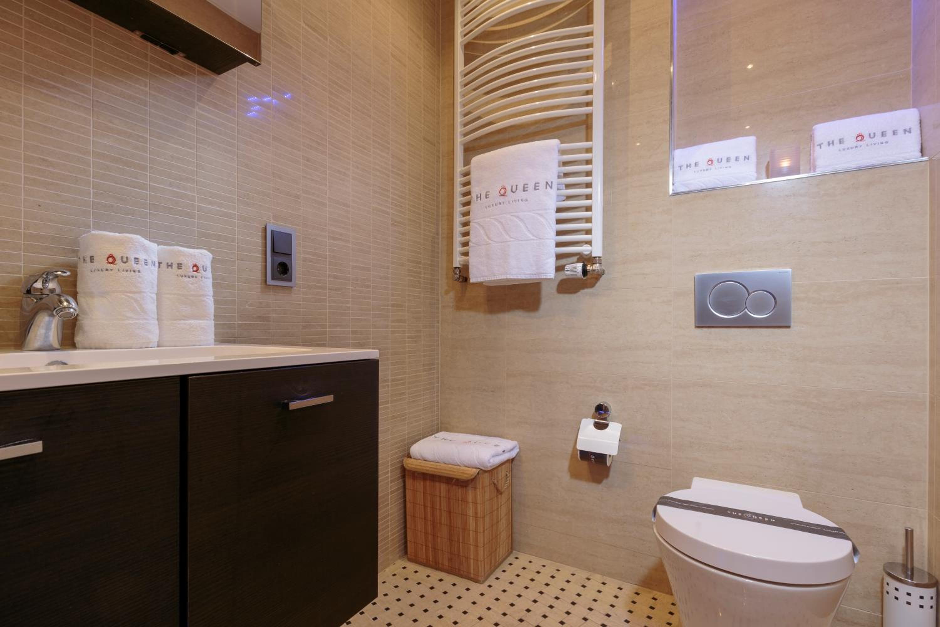 Two-Bedroom Apartment with Spa Bath photo 2