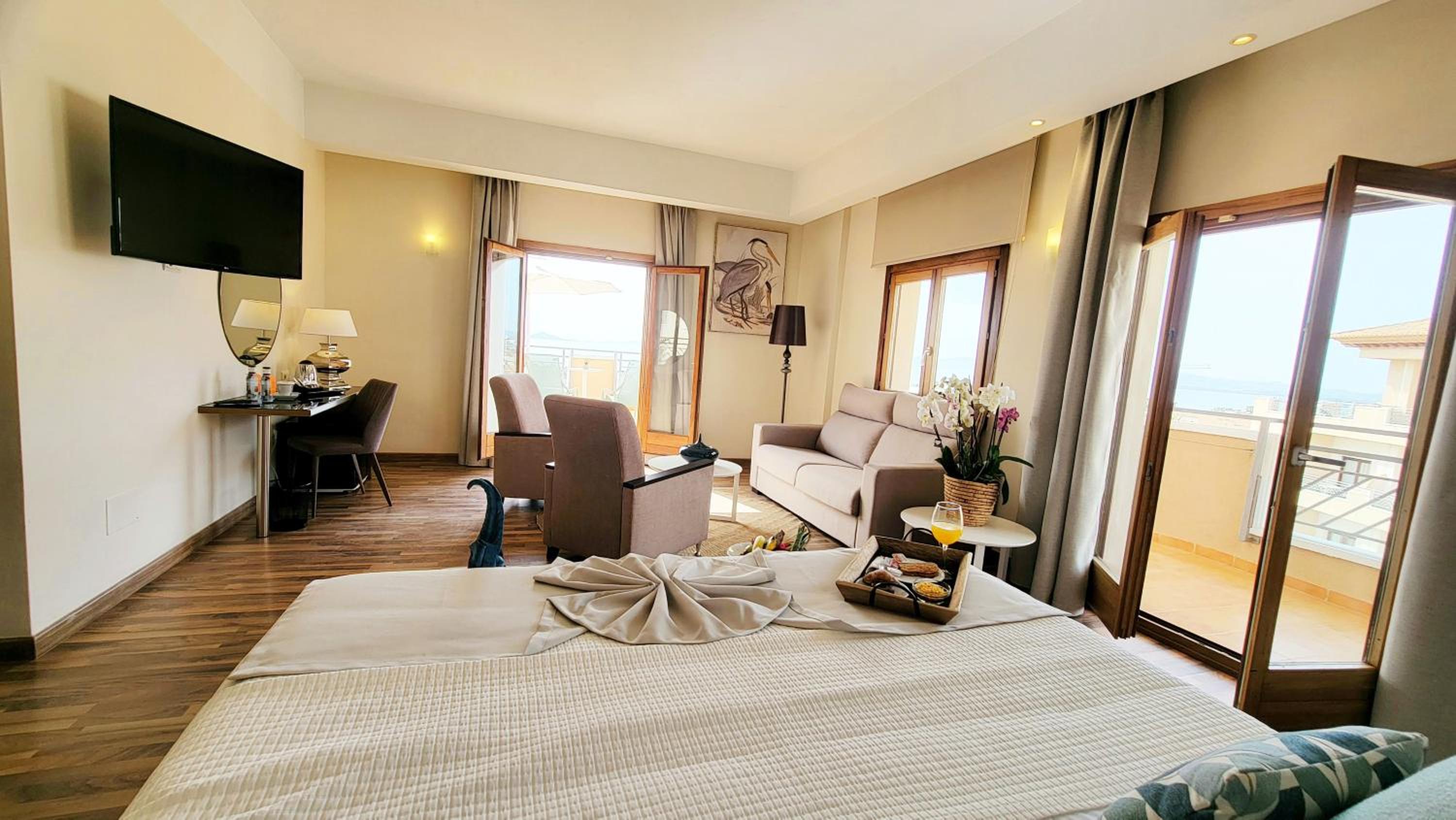Habitación Doble Deluxe con Balcón y Vista al Mar