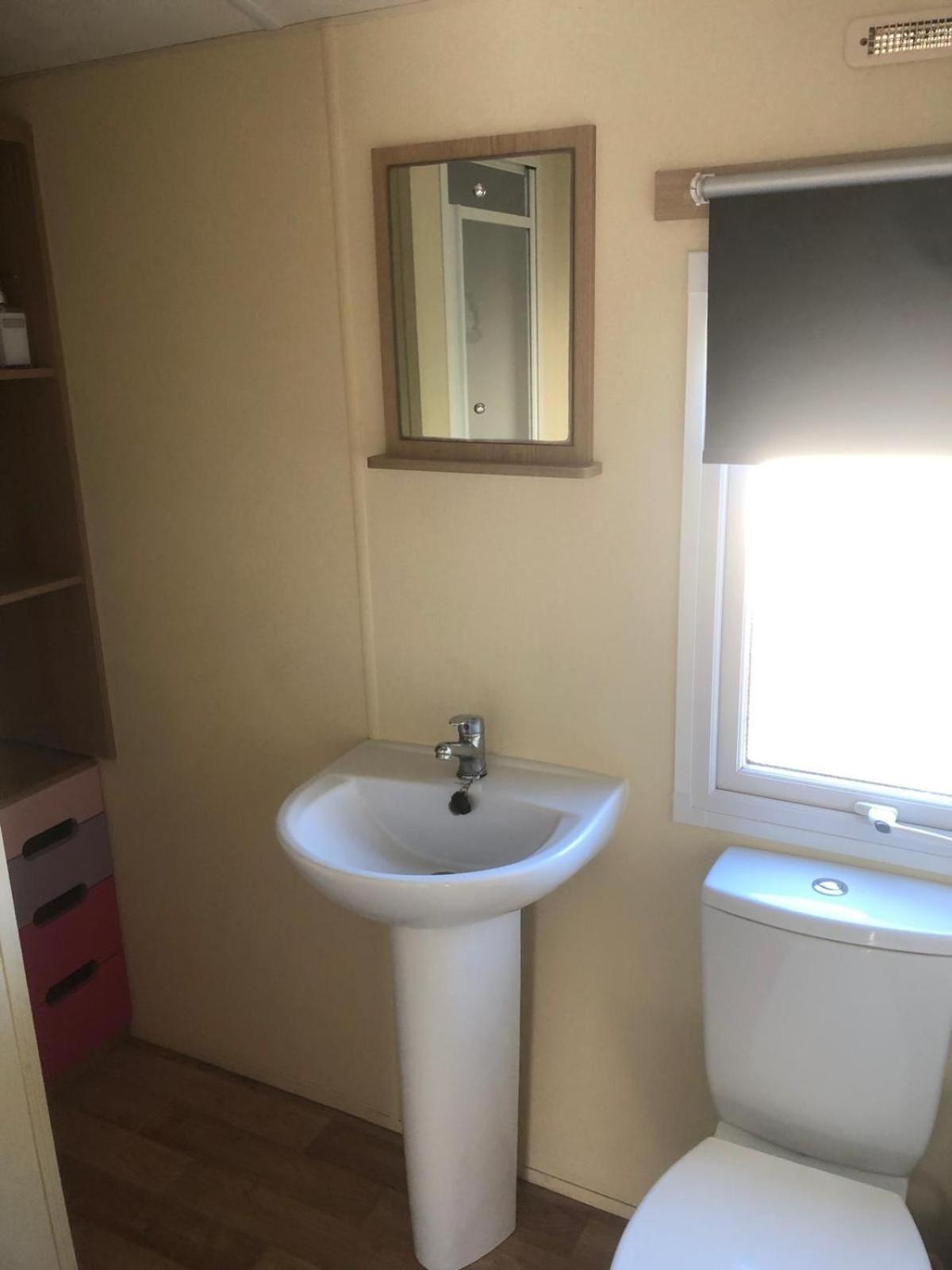 Mobile Home photo 3