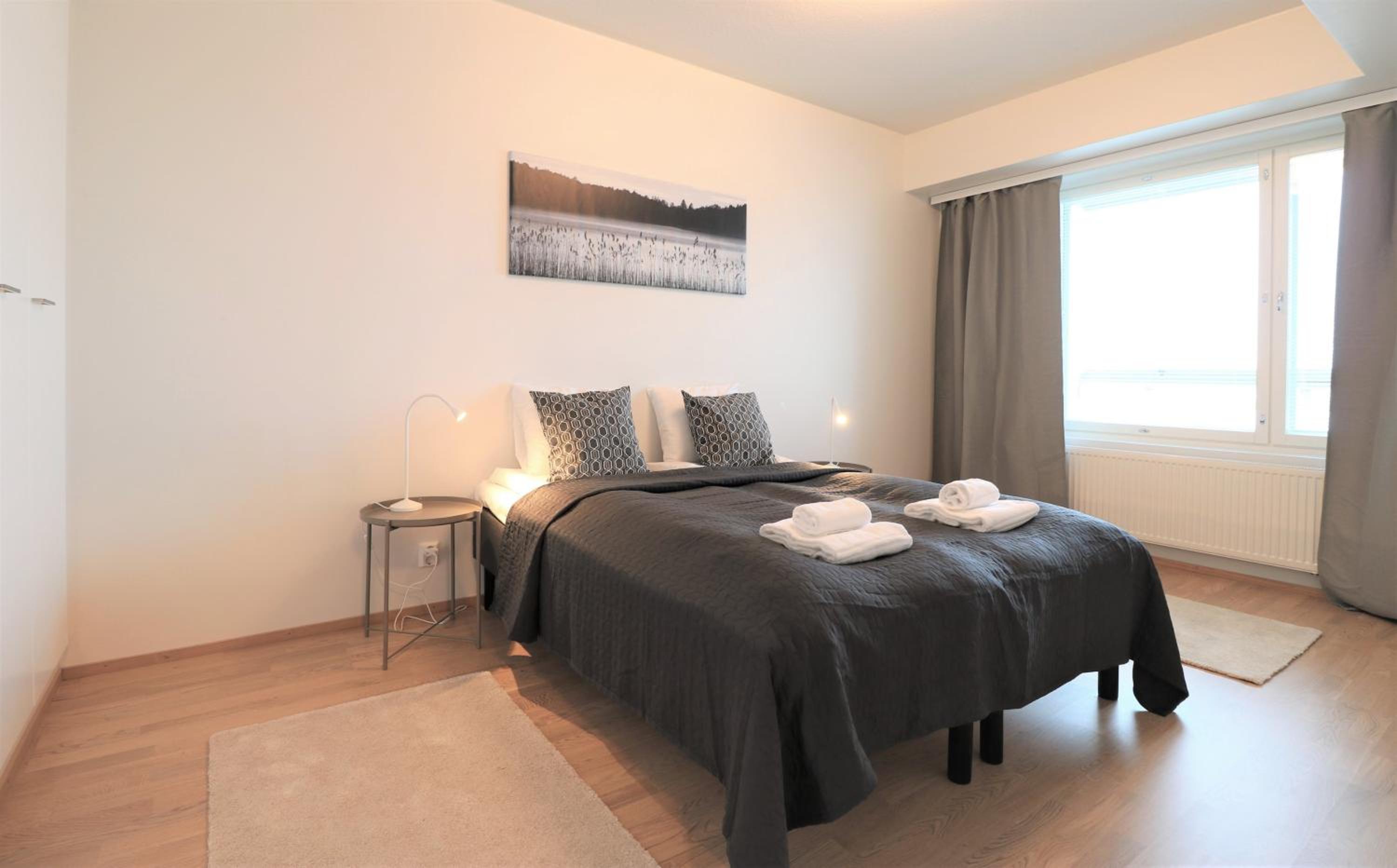One-Bedroom Apartment photo 1