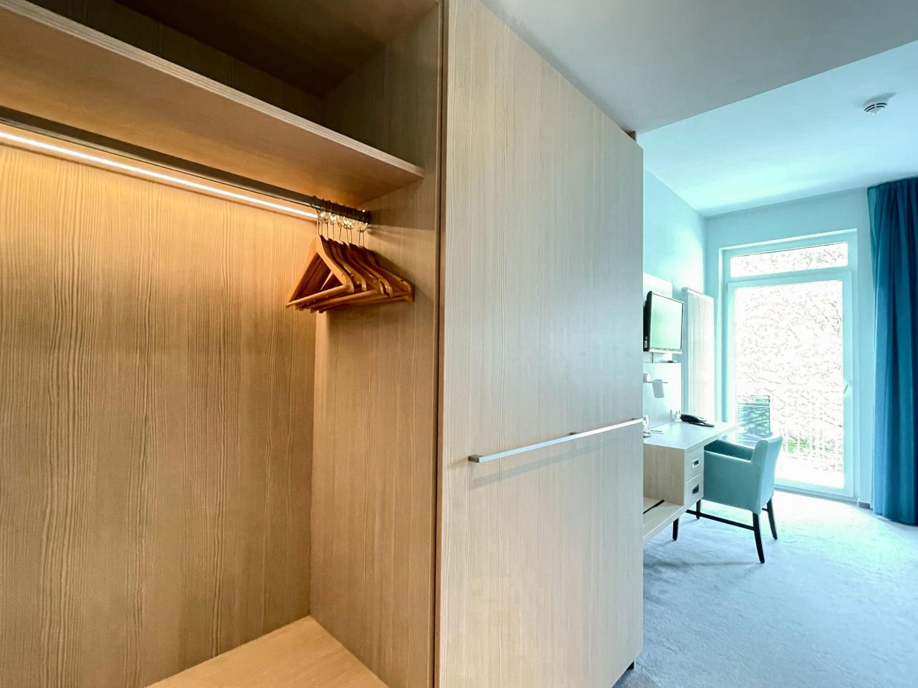 Comfort Double Room with Balcony - Photo 4