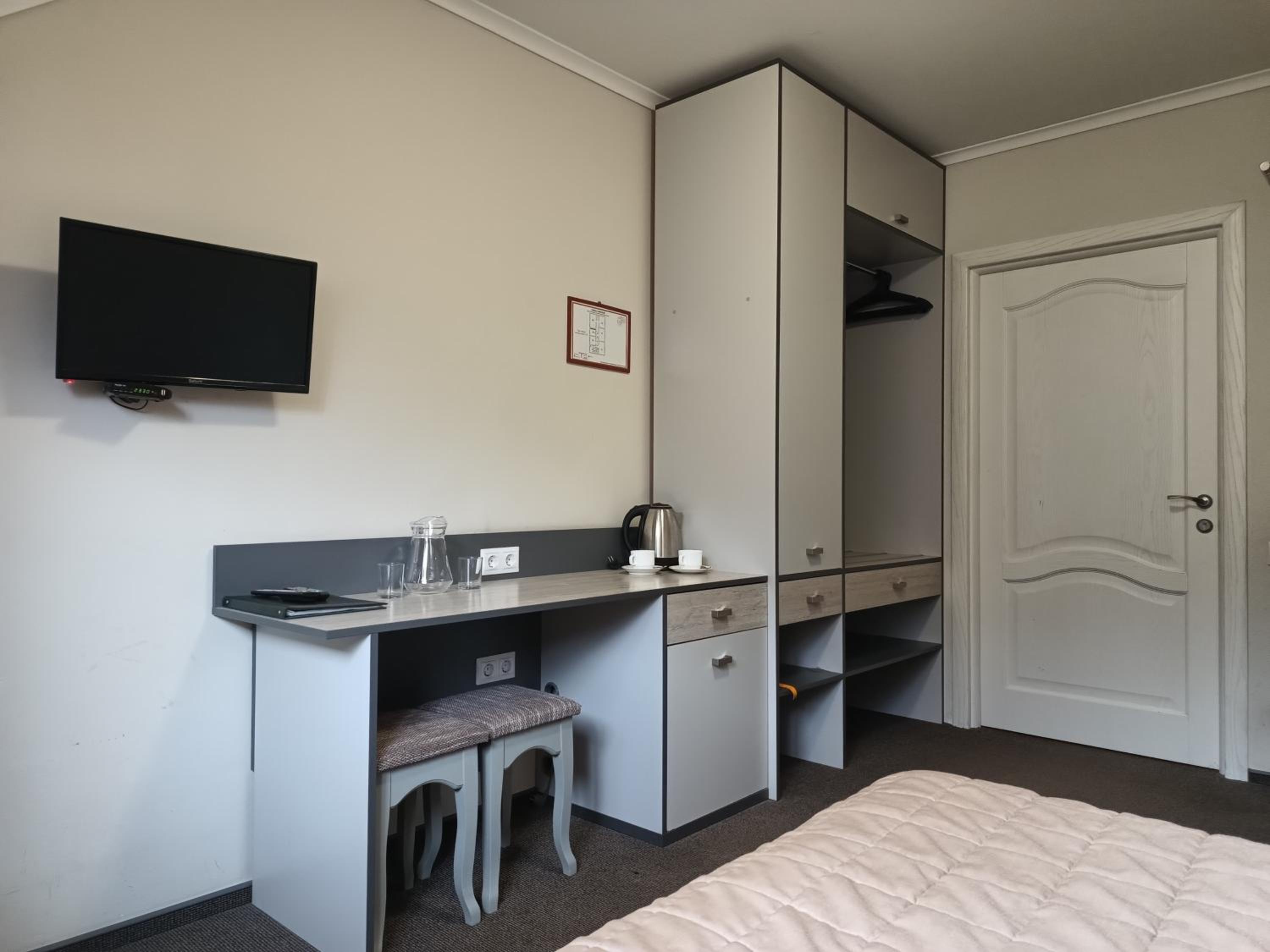 Economy Double Room photo 3