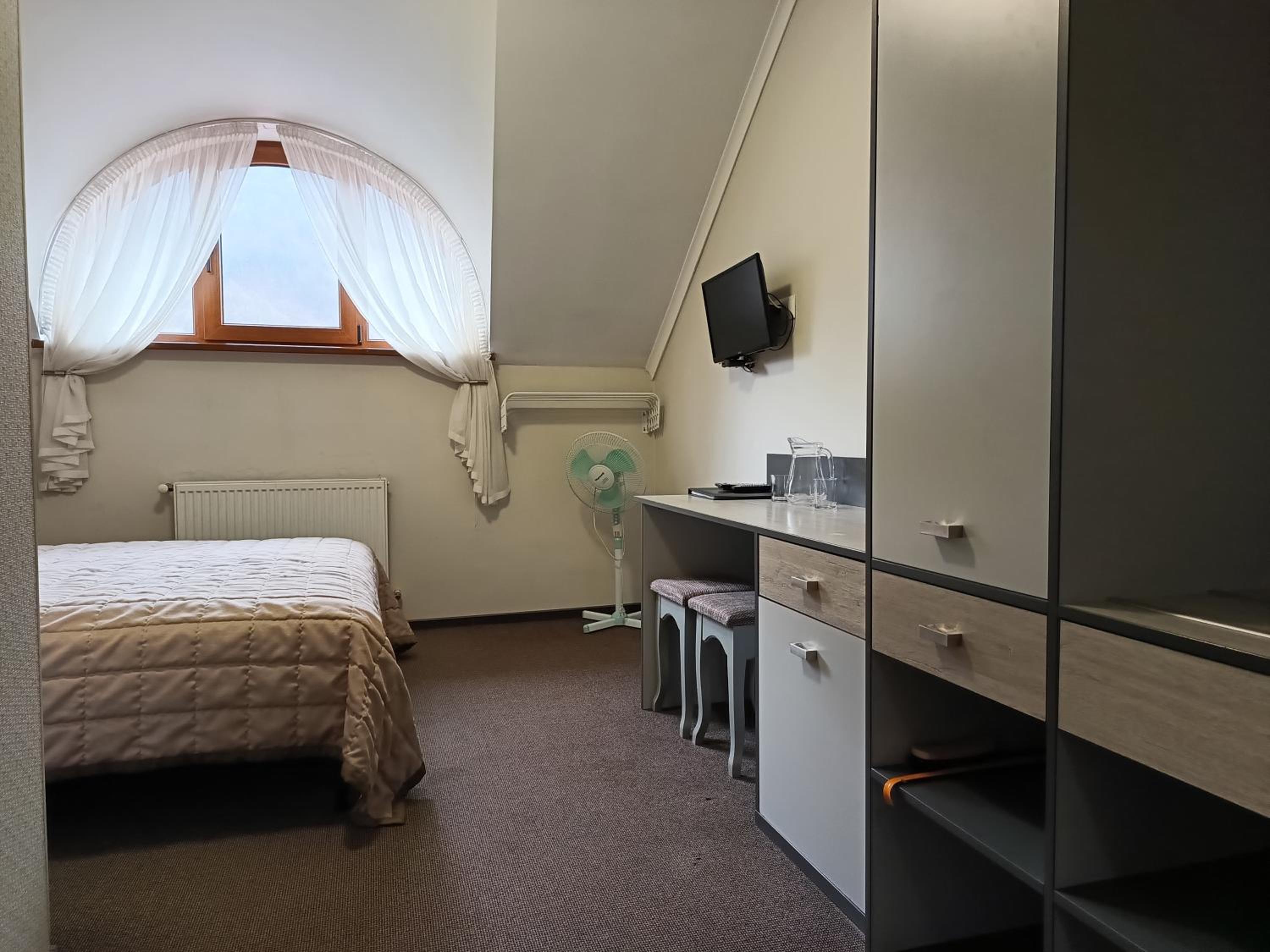 Economy Double Room photo 2