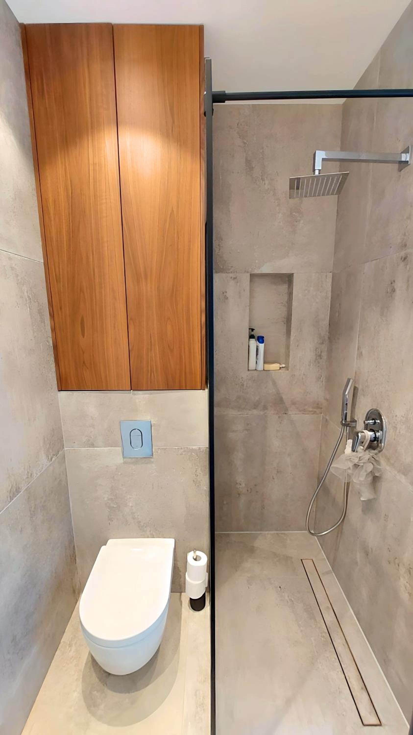 Three-Bedroom Apartment photo 2