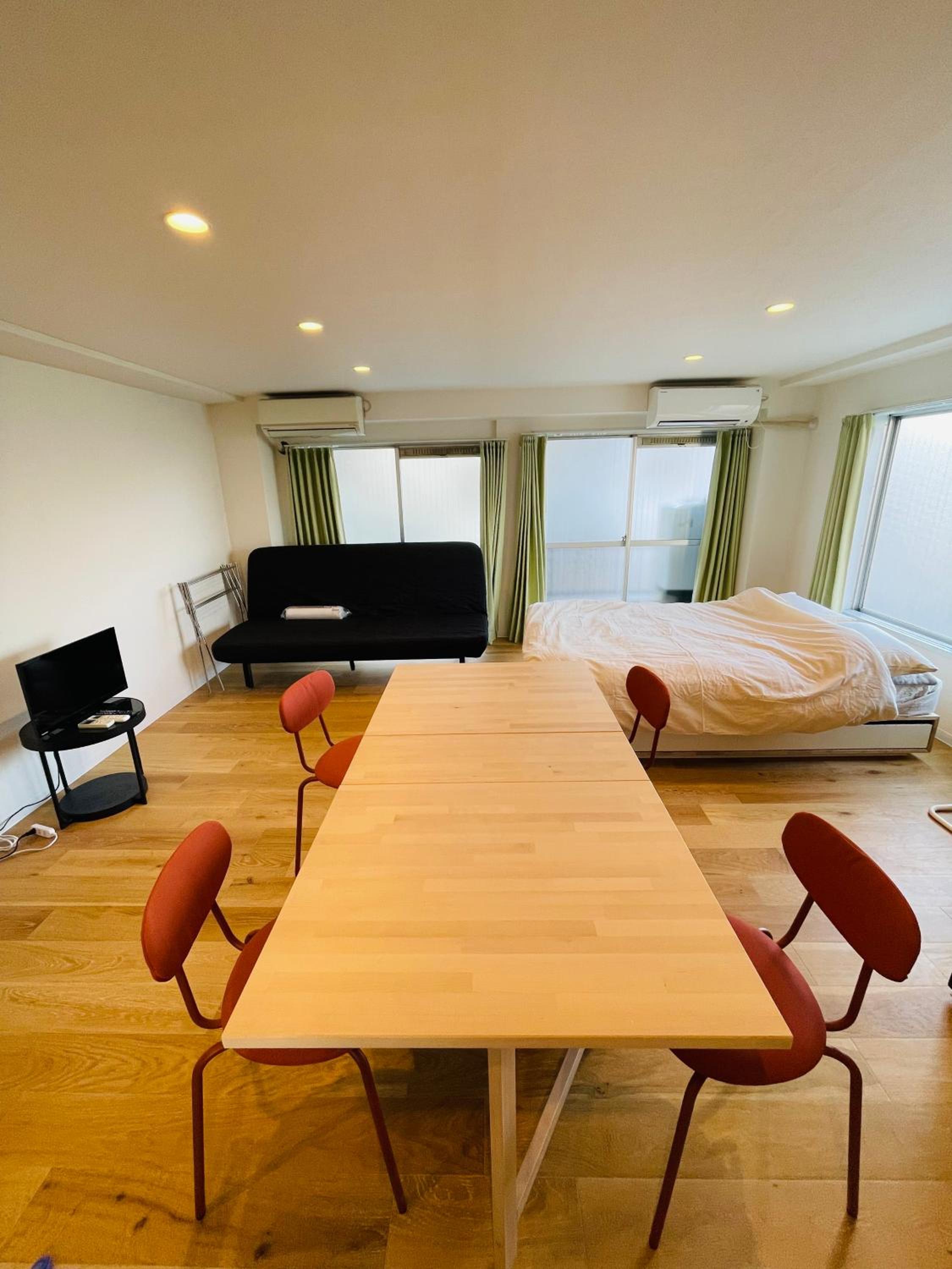 One-Bedroom Apartment photo 2