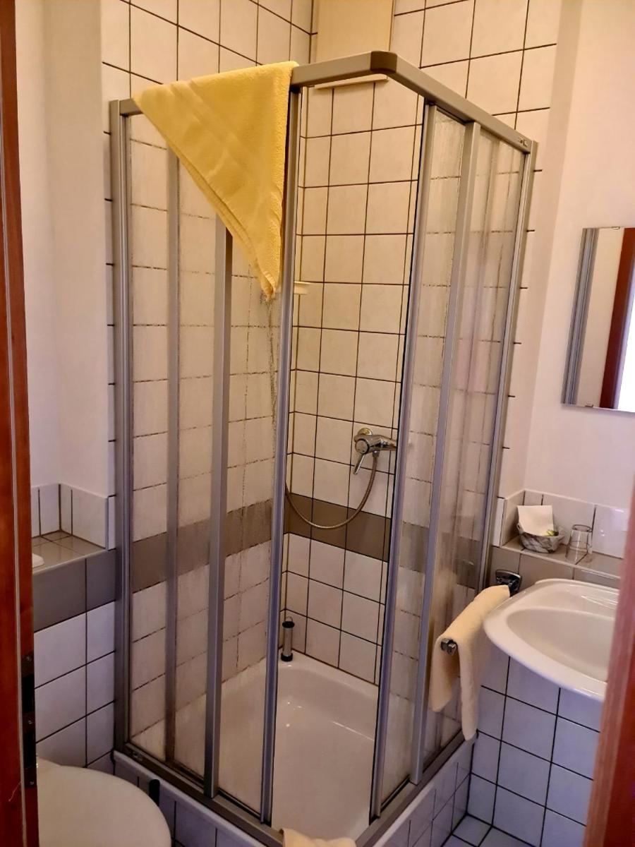 Standard Twin Room photo 2