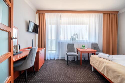 Deluxe Double Room with Balcony and Sea View photo 3