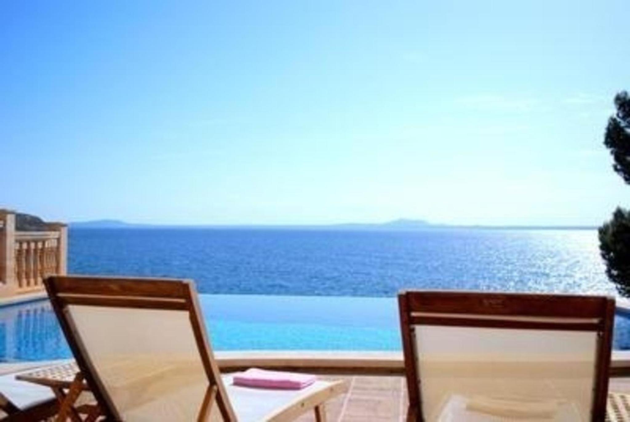 Five-Bedroom Holiday Home photo 2
