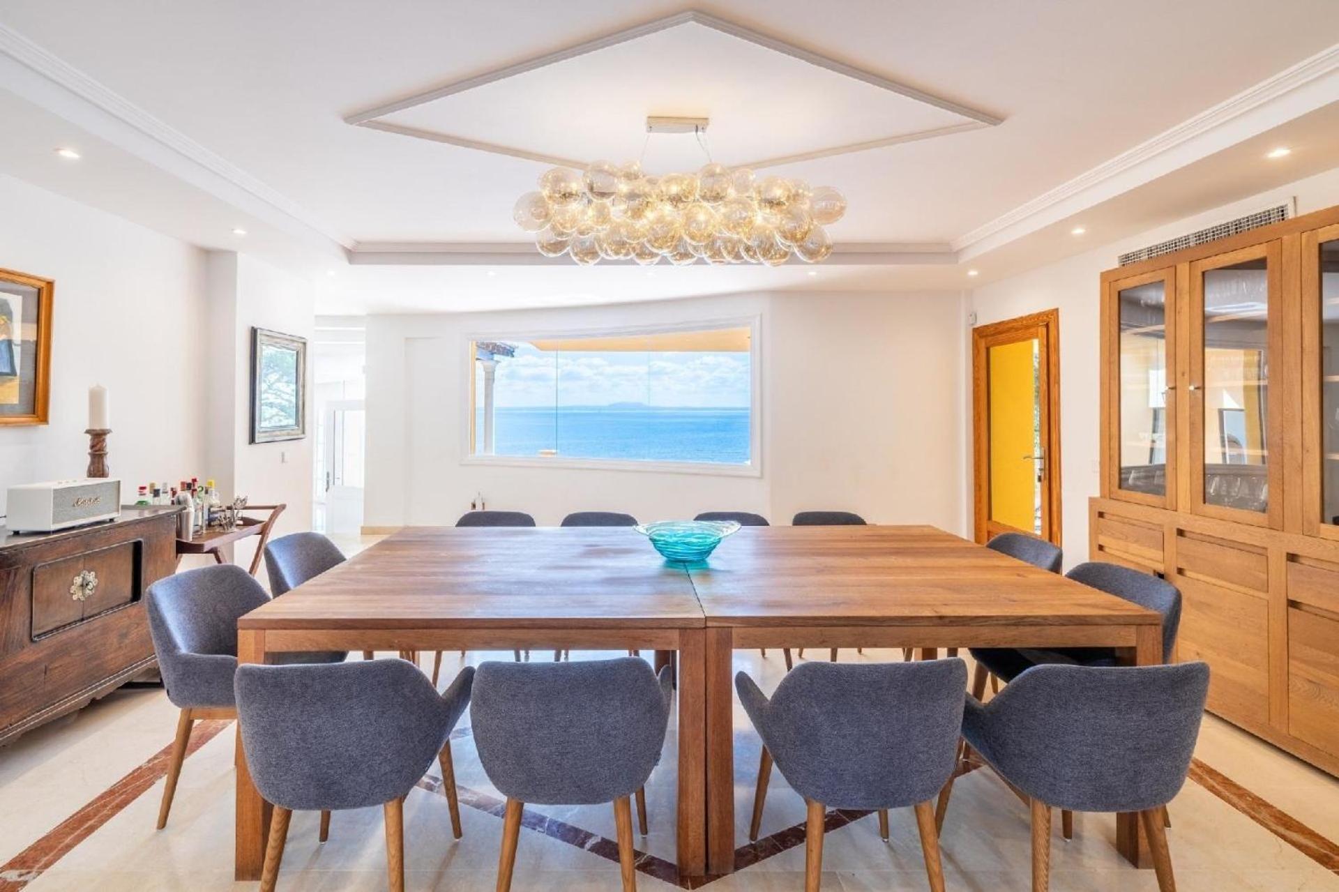 Five-Bedroom Holiday Home photo 3
