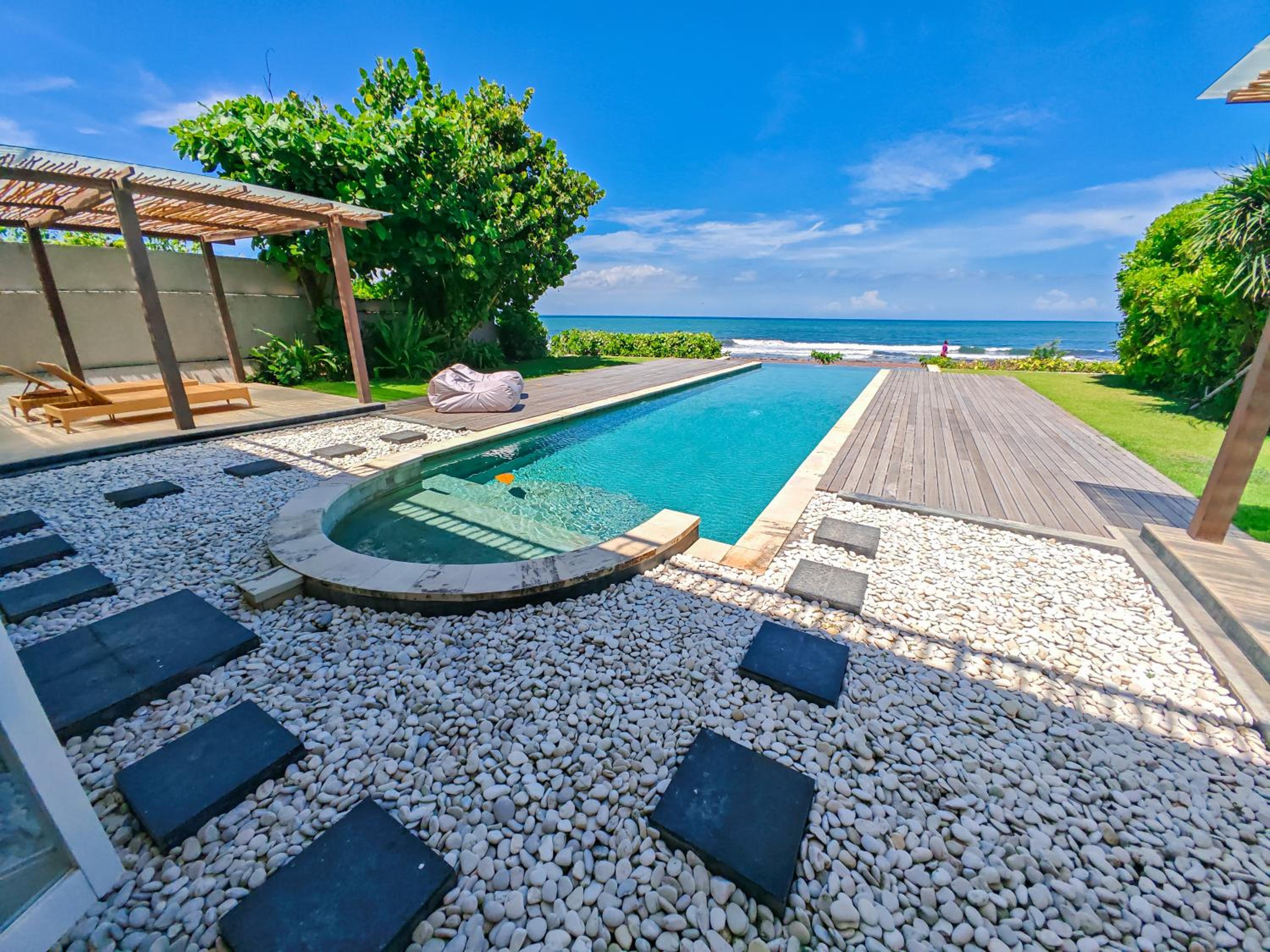 Villa Beach Front Sahadewa - Photo 9