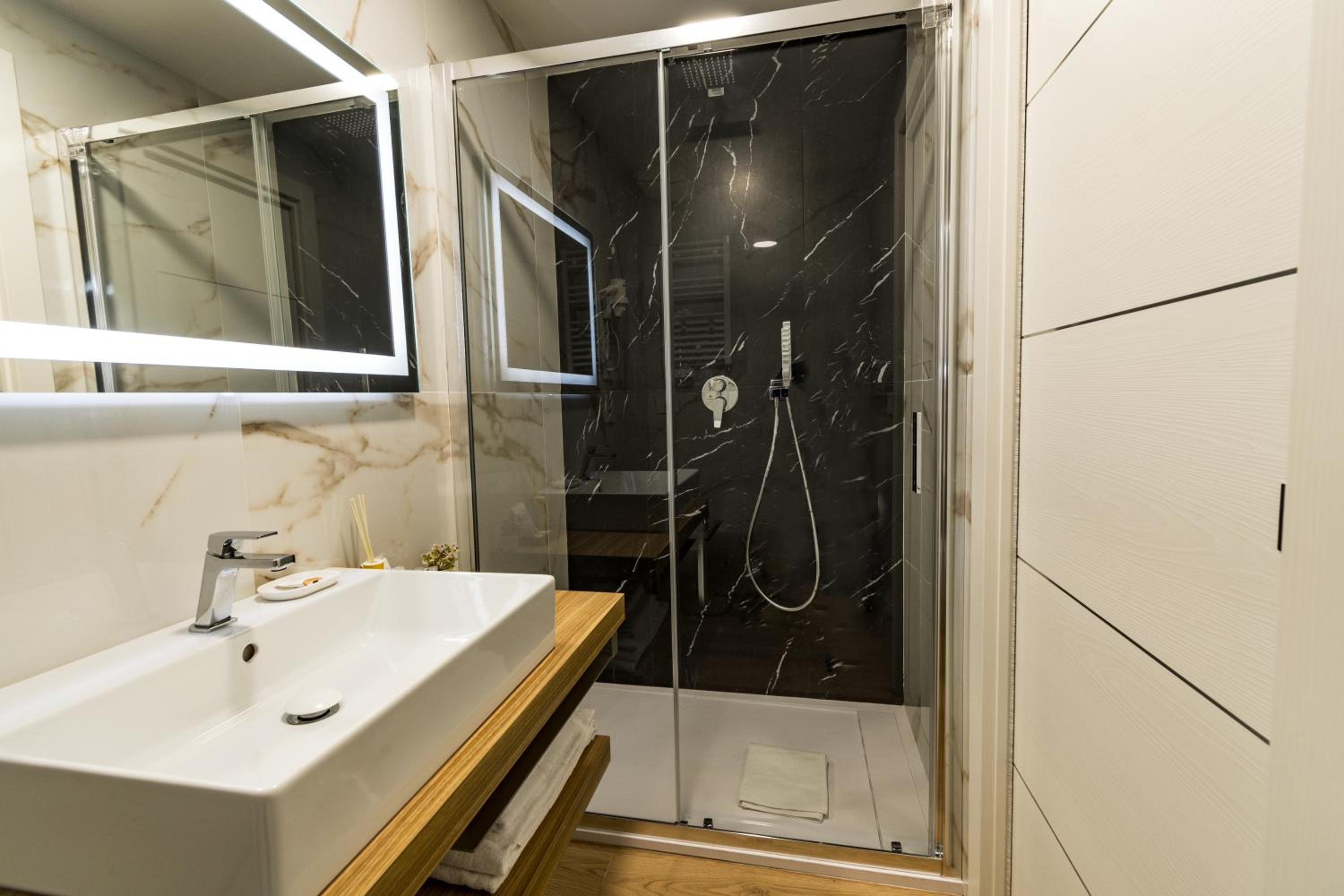 Double Room with Balcony photo 3