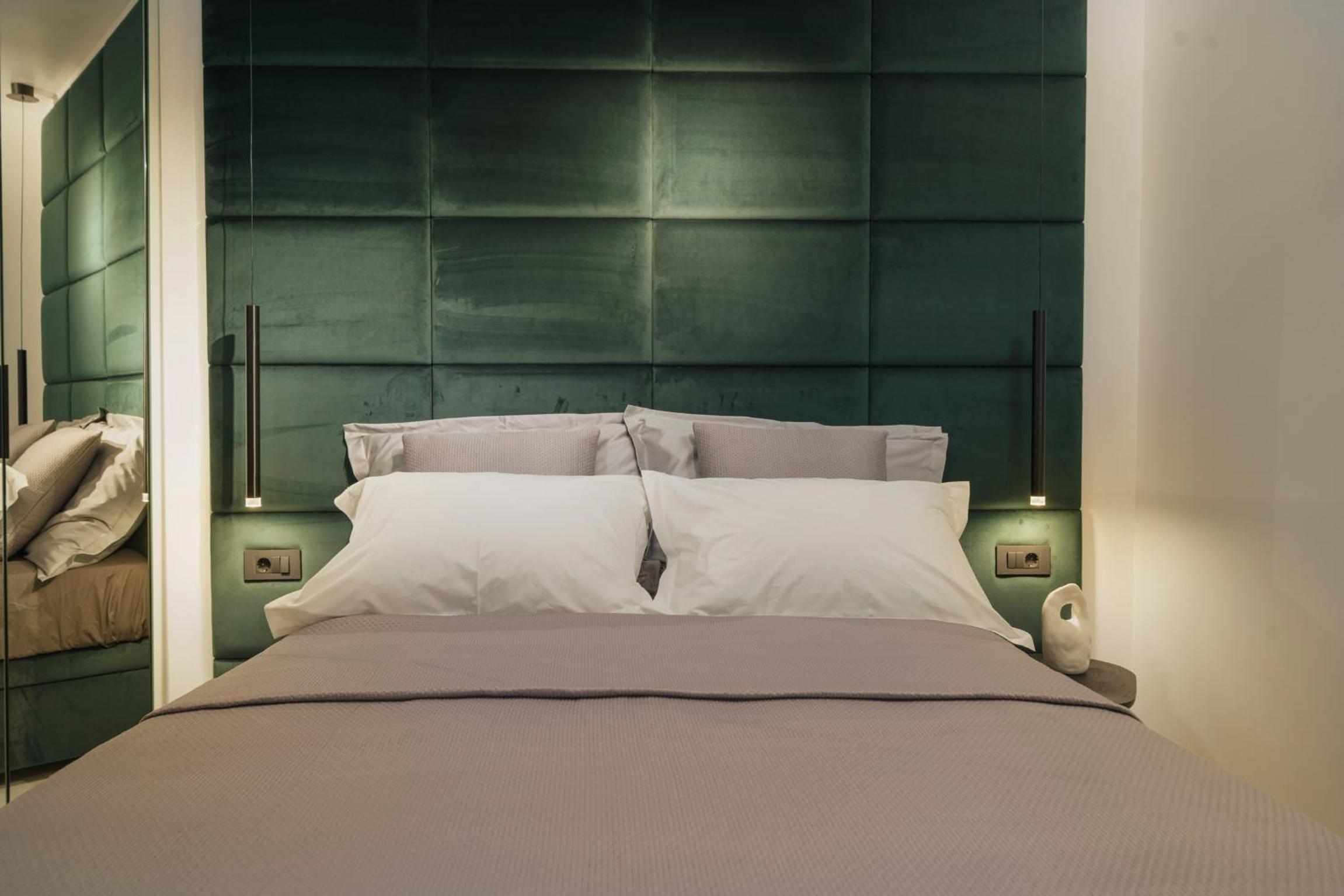 One-Bedroom Apartment with Terrace - Photo 2