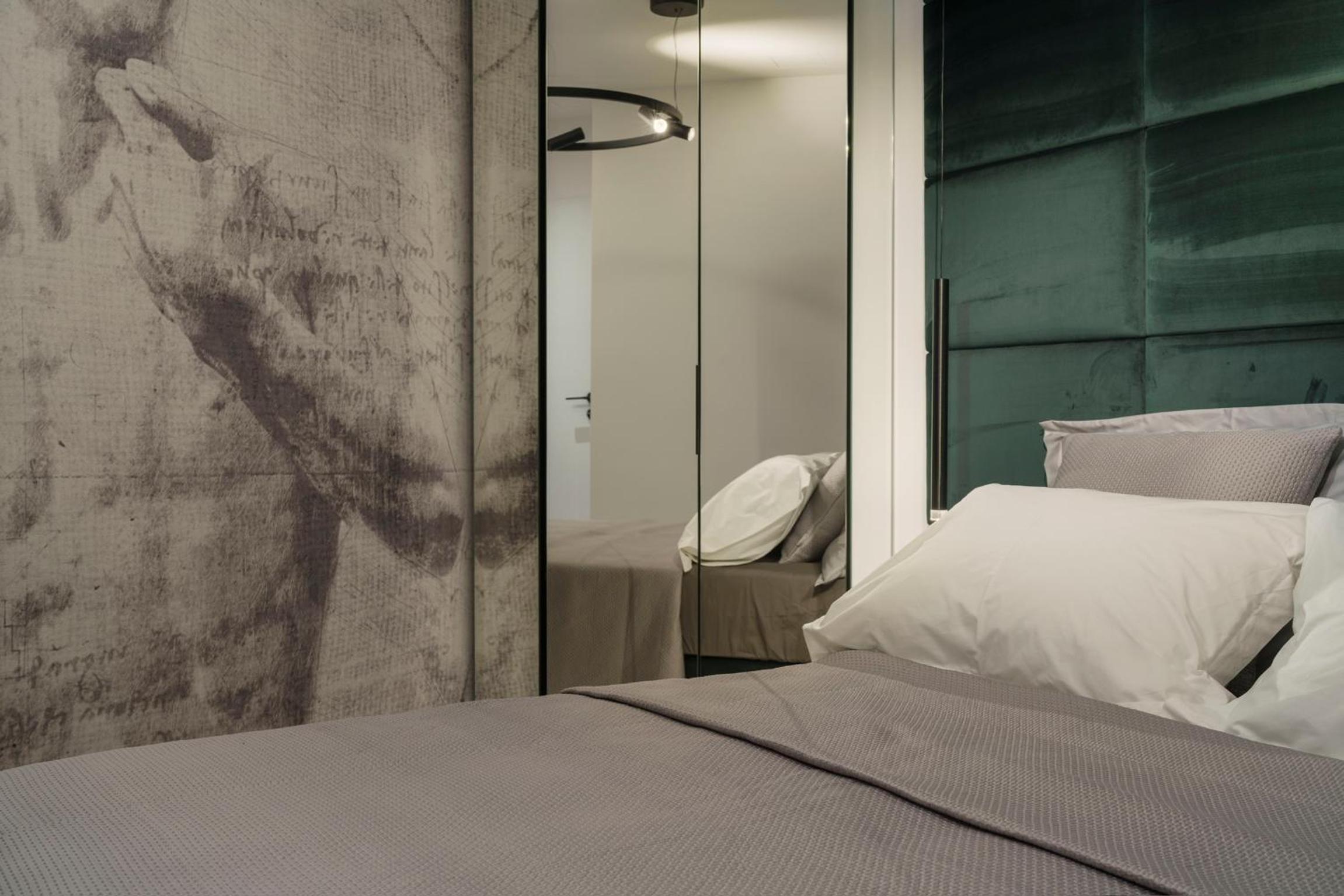 One-Bedroom Apartment with Terrace - Photo 5