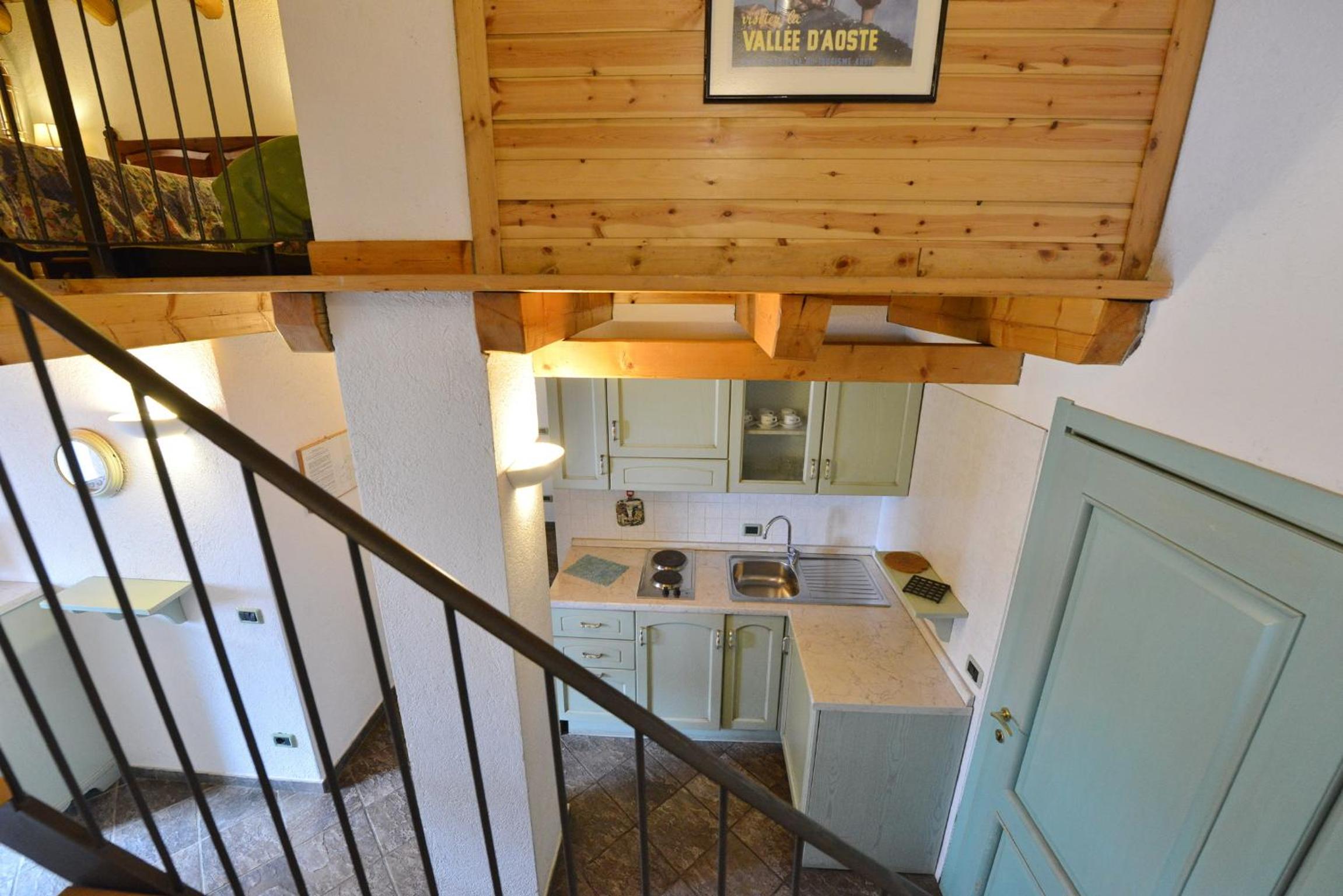 One-Bedroom Apartment - Split Level photo 2
