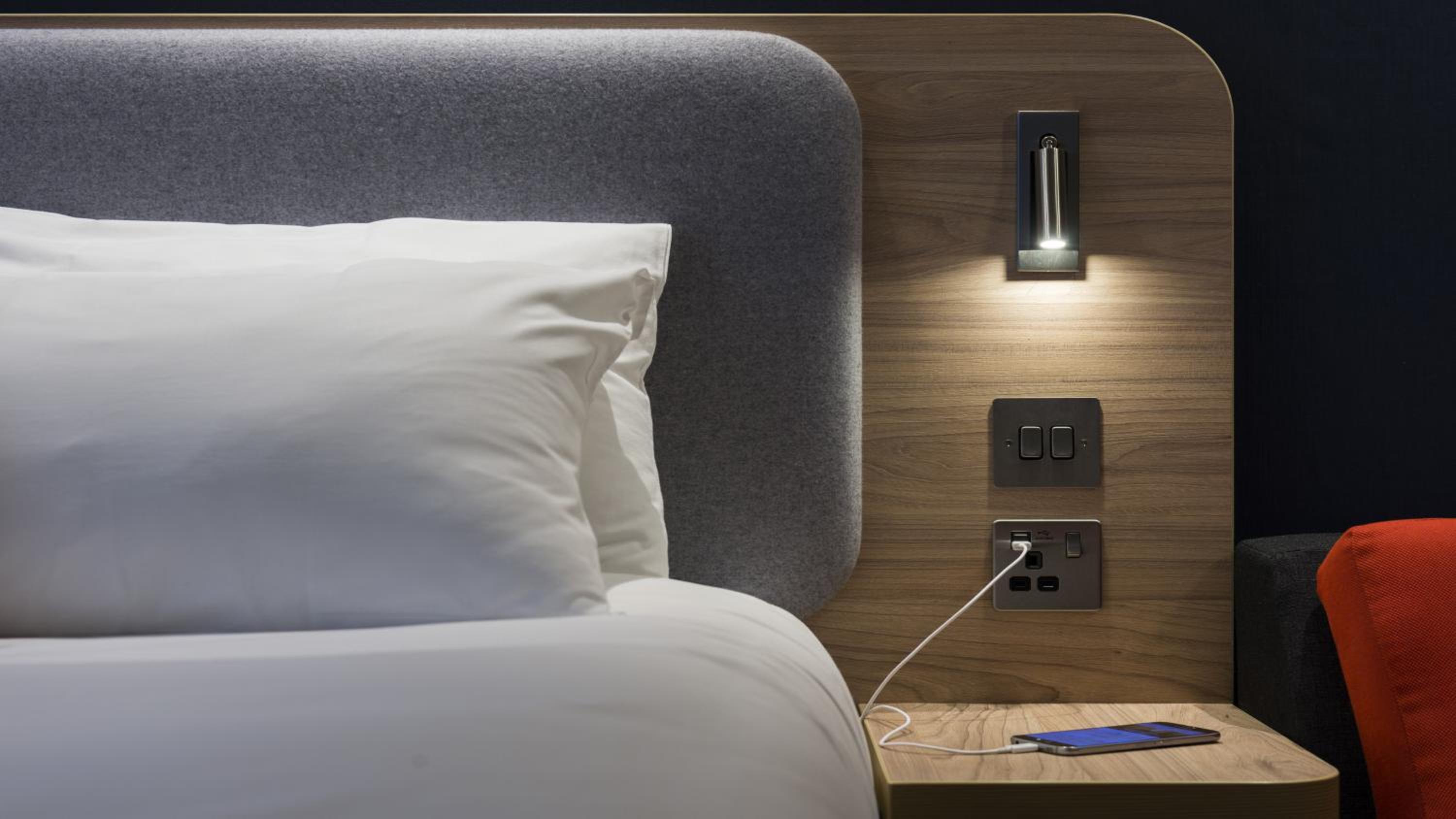 Standard Room with Free Hot Breakfast - Photo 1