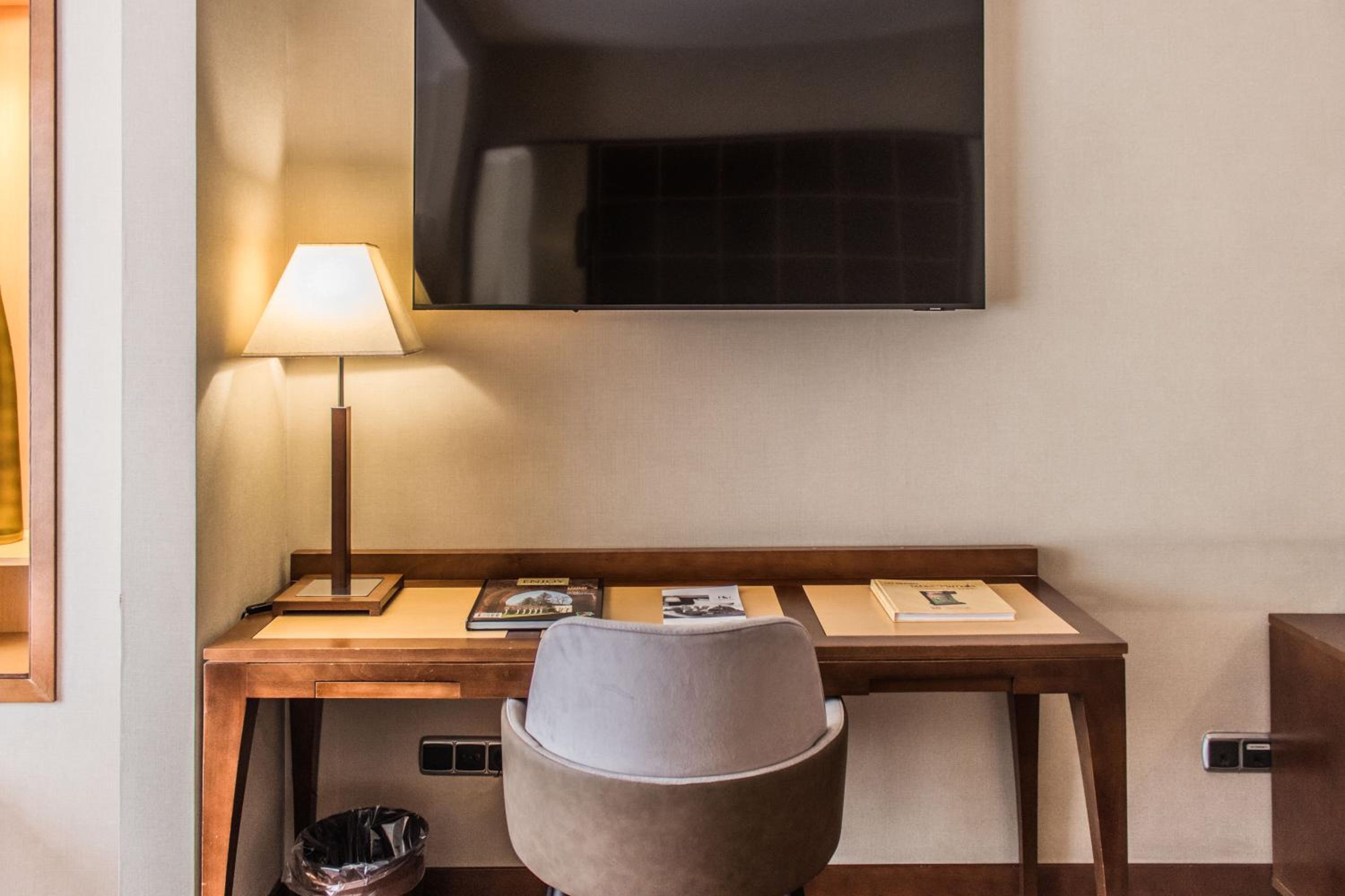 Double or Twin Room (1-2 Adults) - Photo 5
