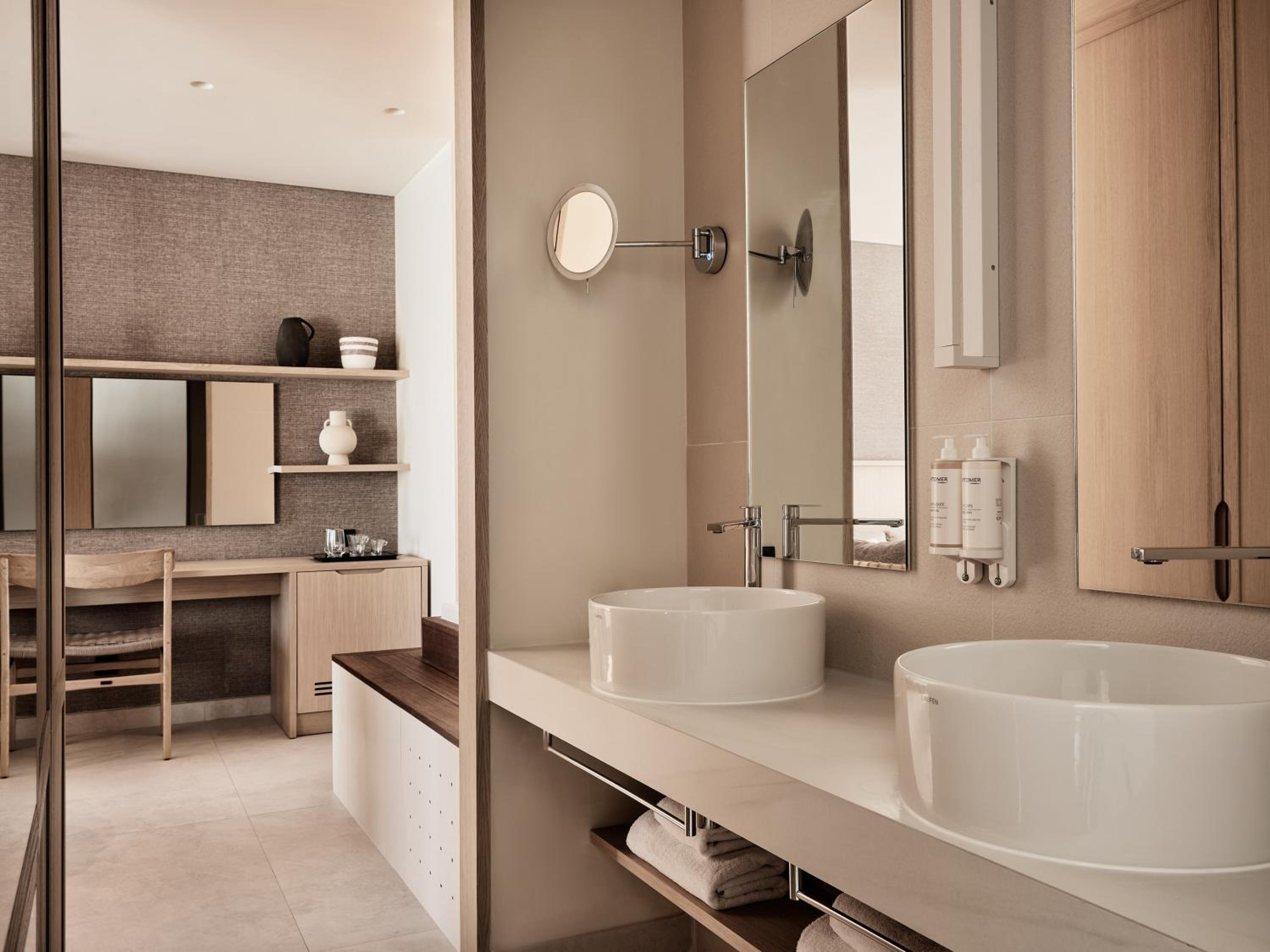 One Bedroom Panoramic suite Sea View with Private Pool & Hot Tub - Photo 5
