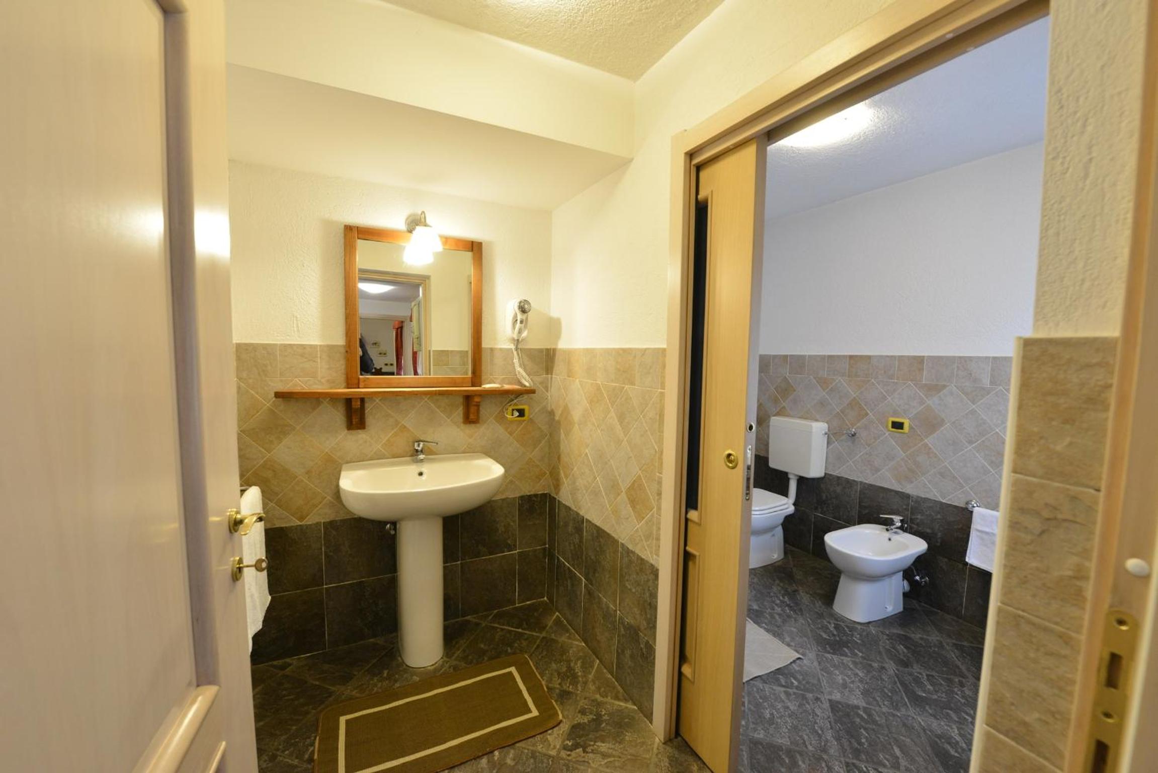 One-Bedroom Apartment (2 Adults) photo 3