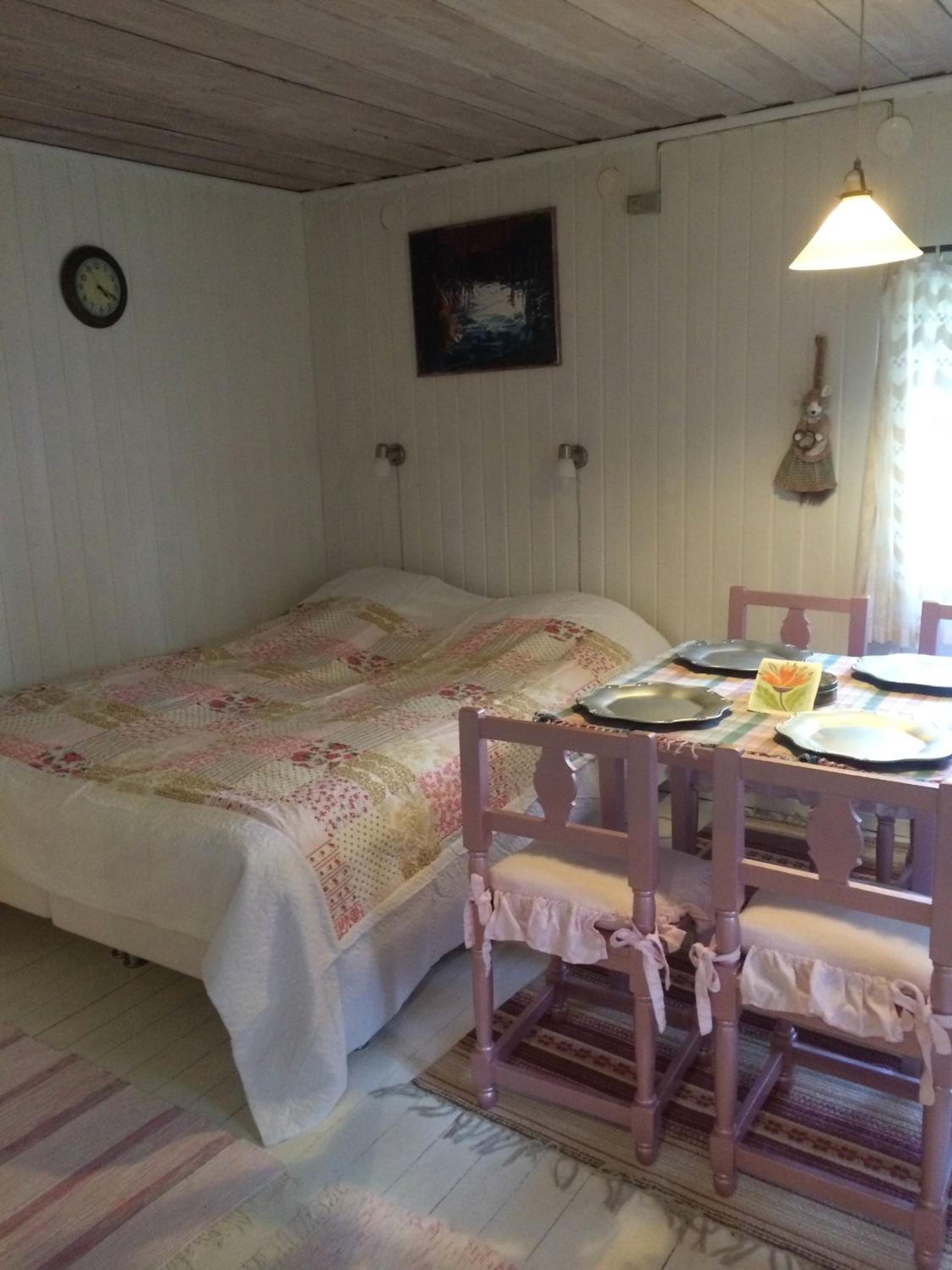 One-Bedroom House photo 1