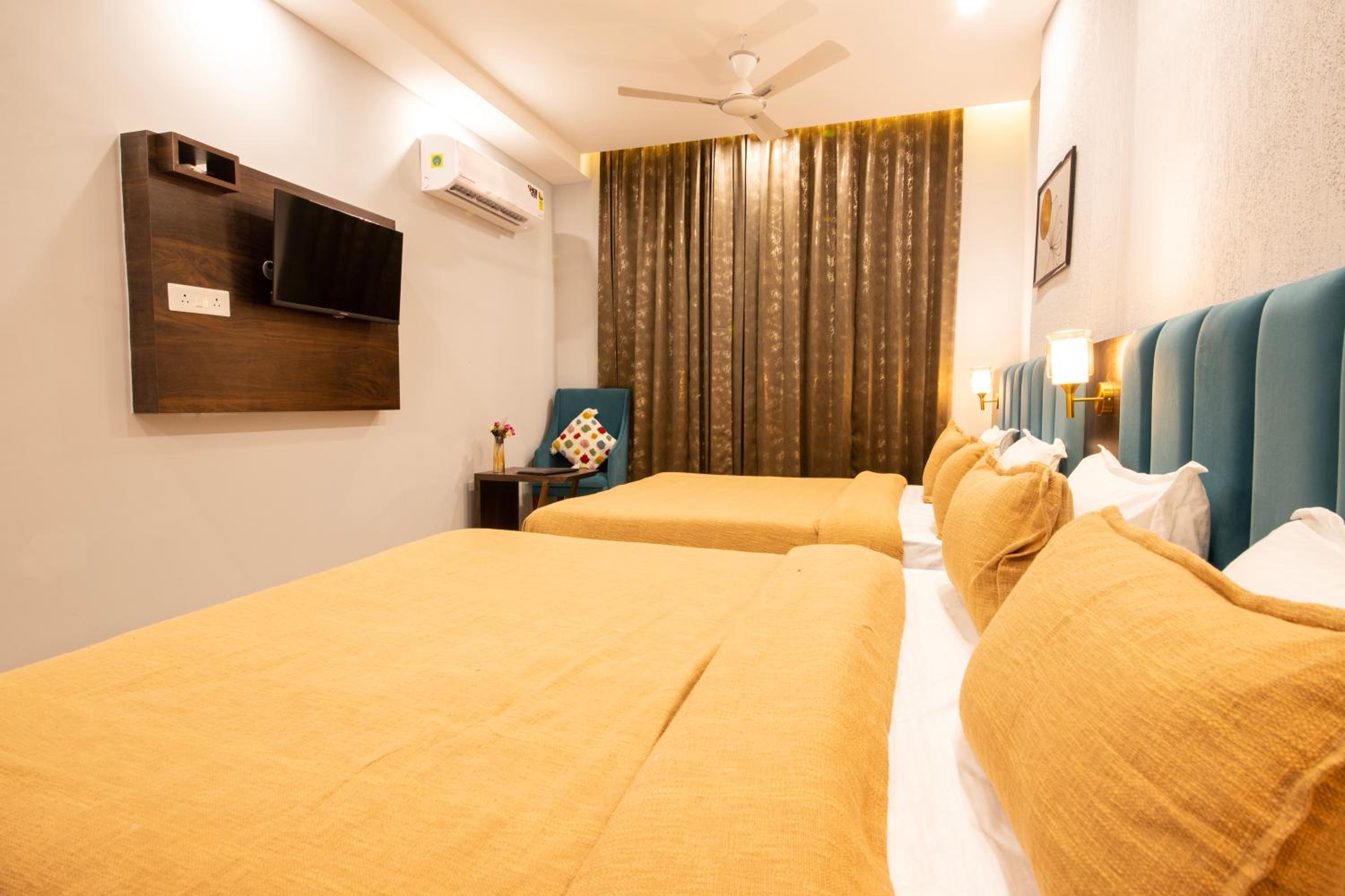 Deluxe Family Suite photo 1