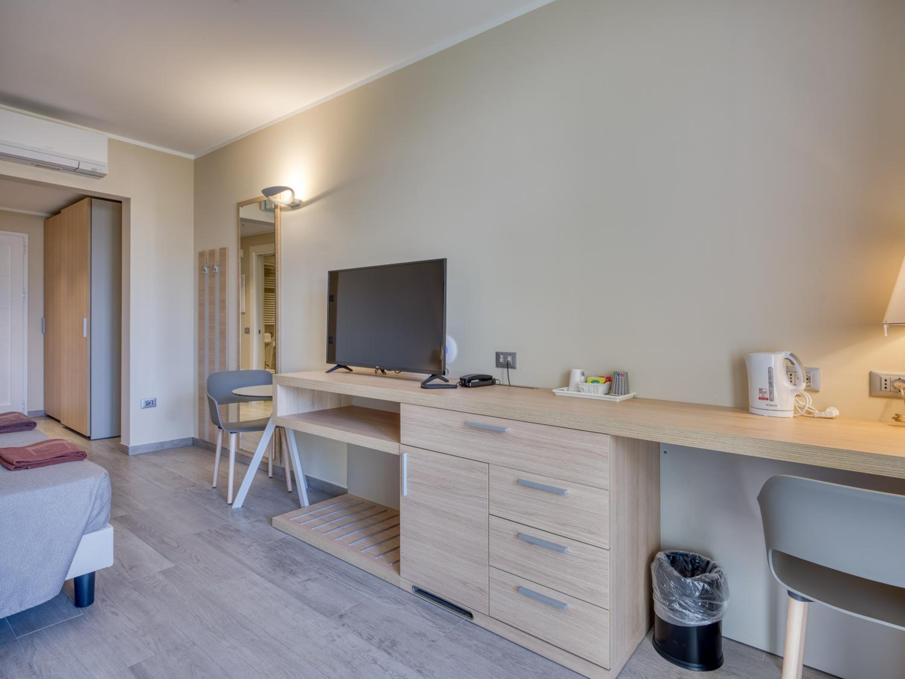 Panoramic Double or Twin Room - Photo 5