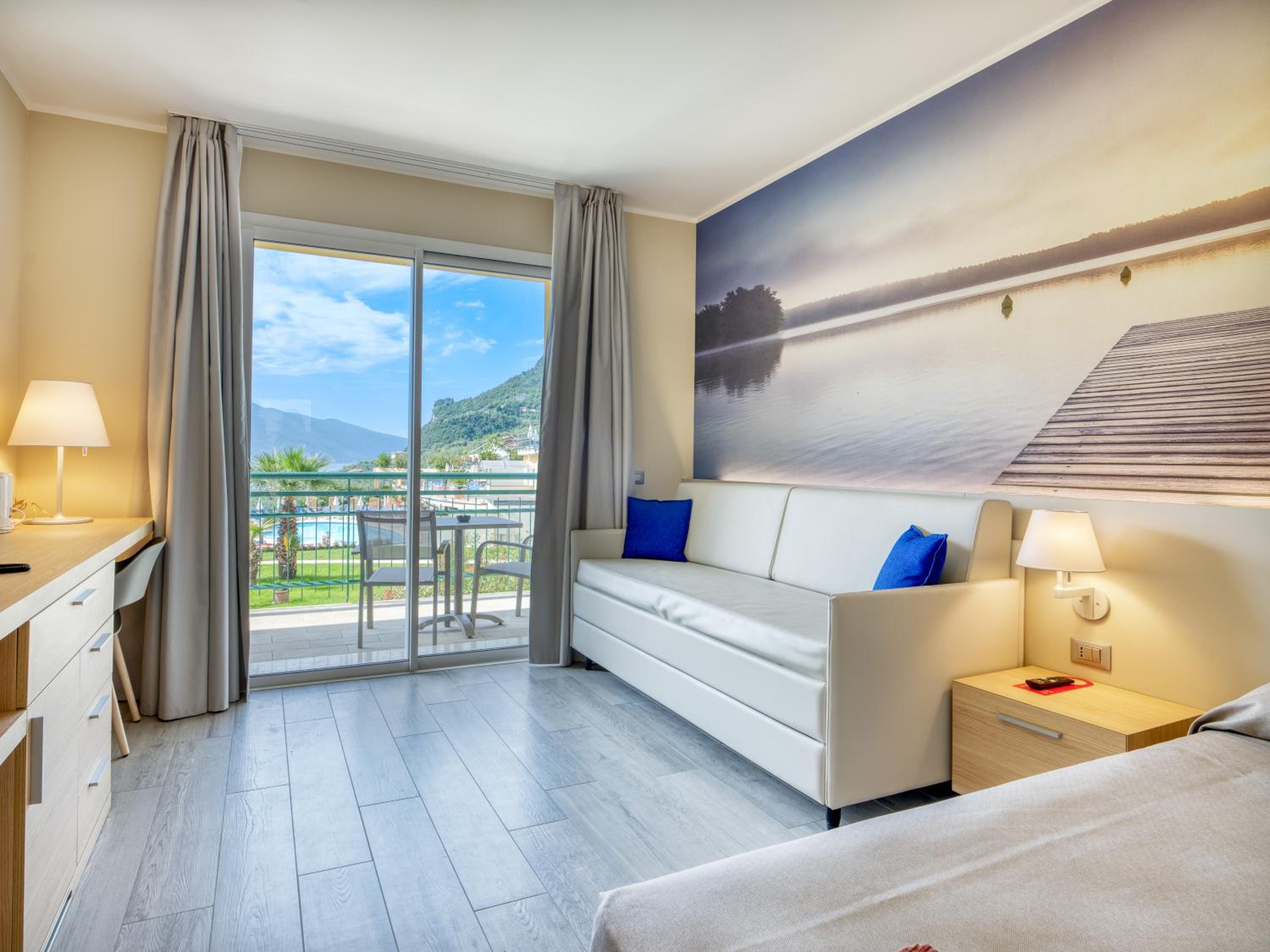 Panoramic Double or Twin Room - Photo 4