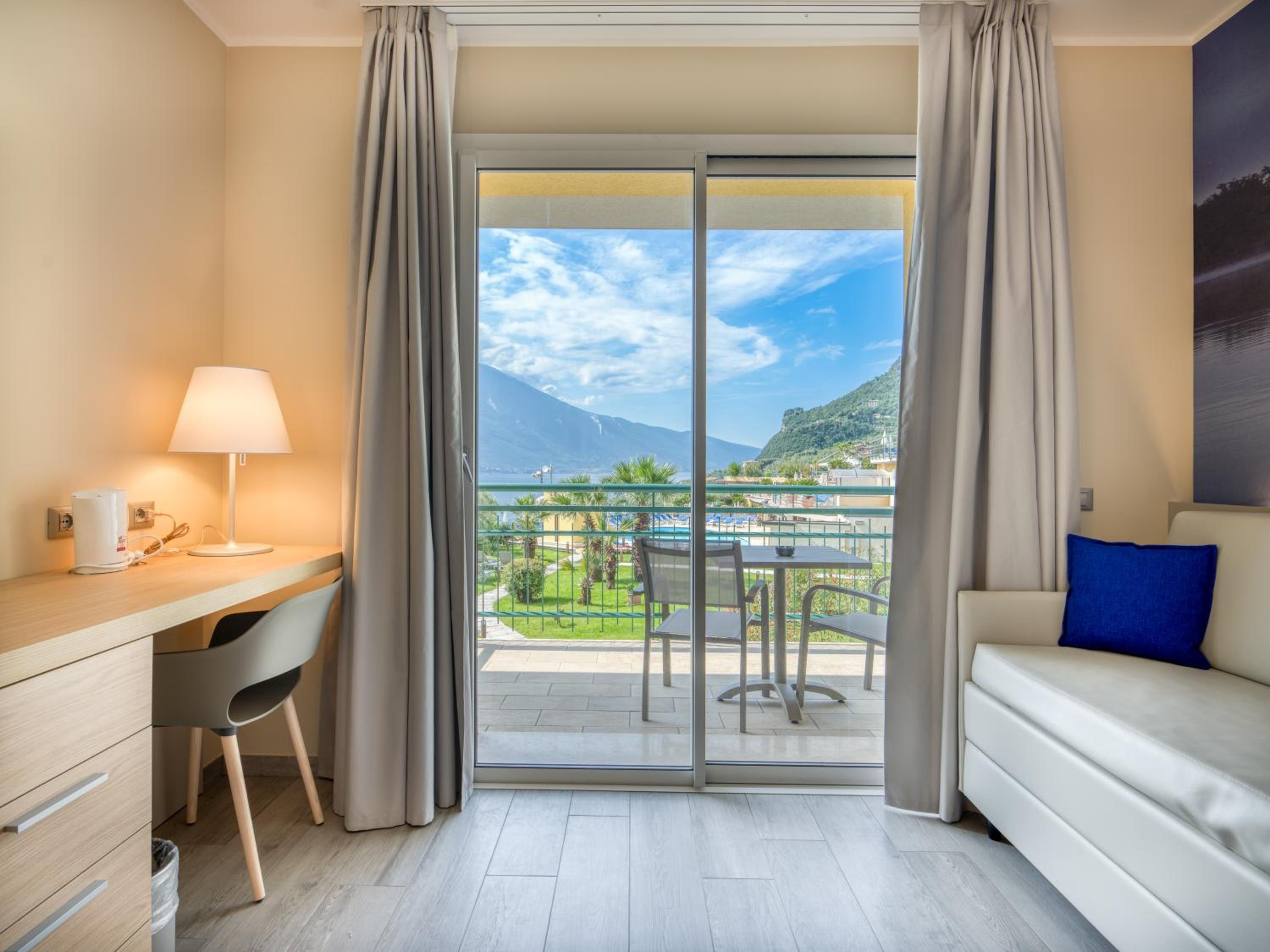 Panoramic Double or Twin Room - Photo 3