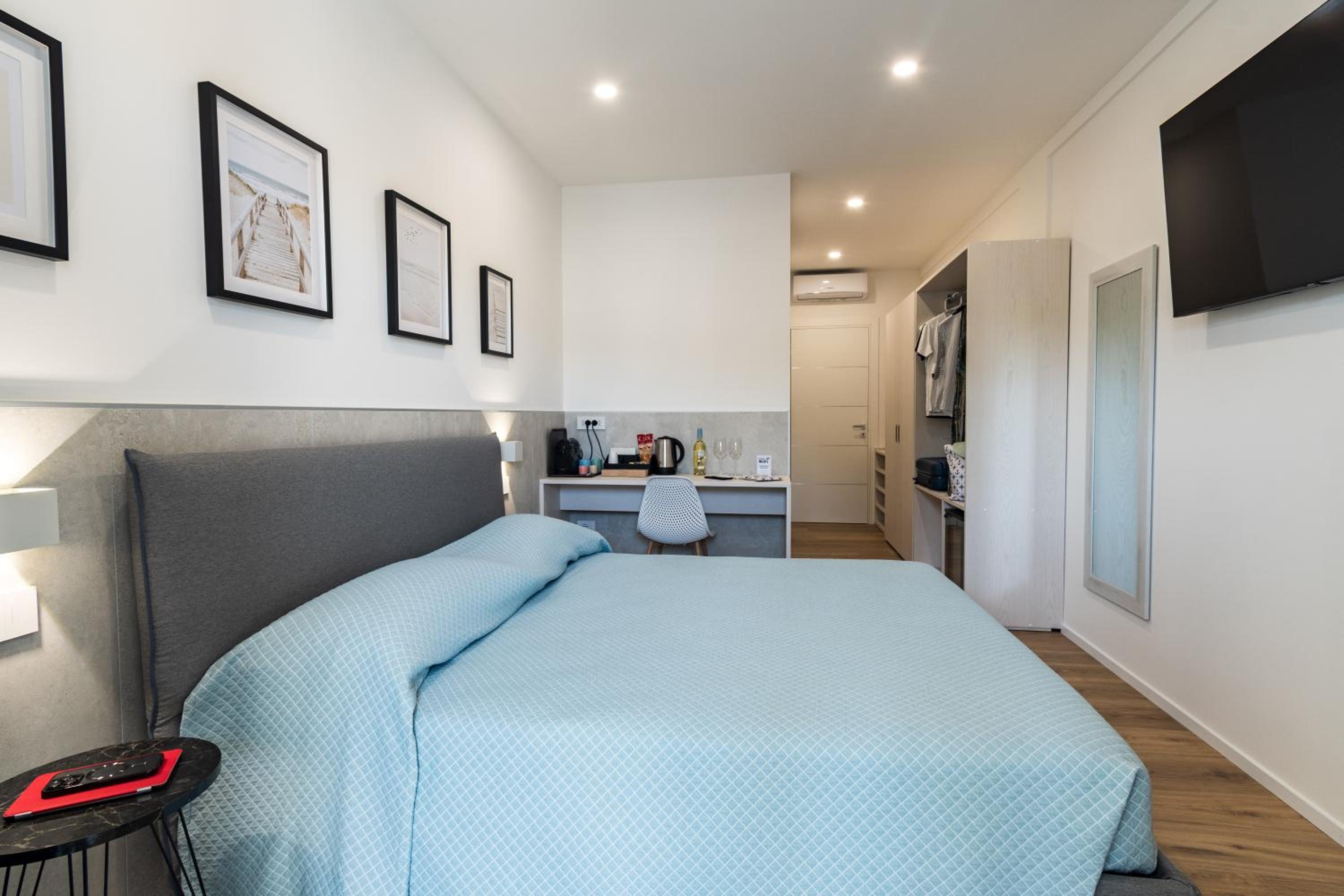 Double Room with Balcony photo 3