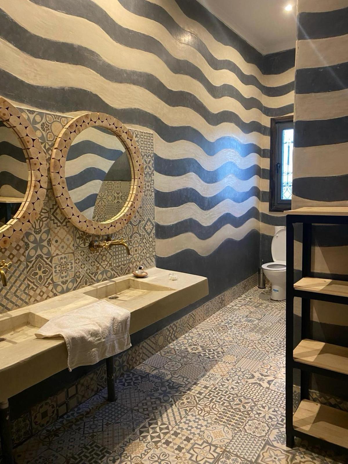 Quadruple Room with Private Bathroom photo 3