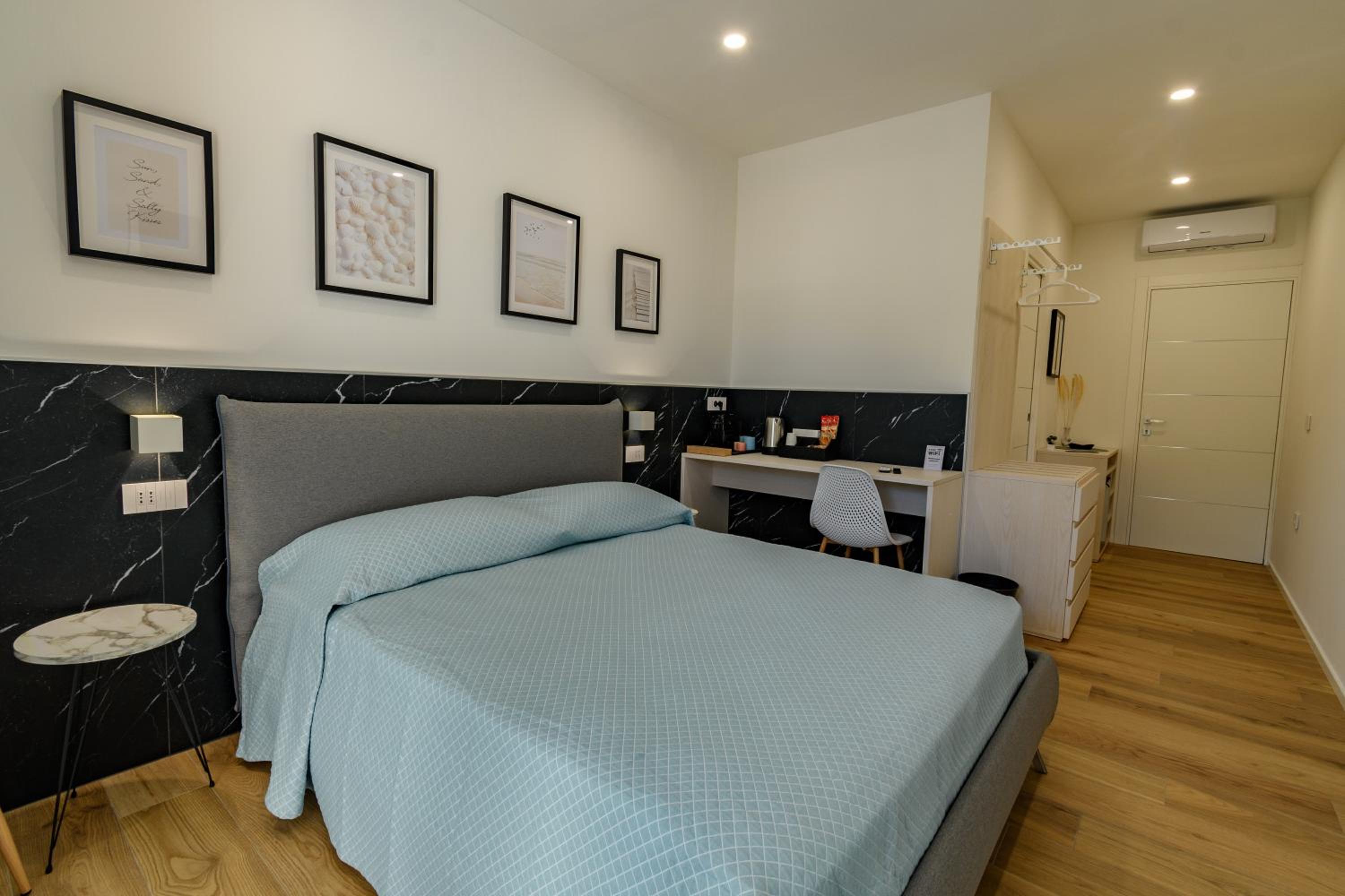 Double Room with Balcony photo 2
