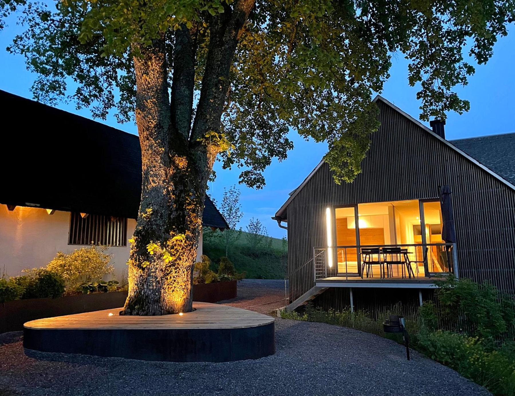 Two-Bedroom Deluxe Apartment with Garden View photo 2